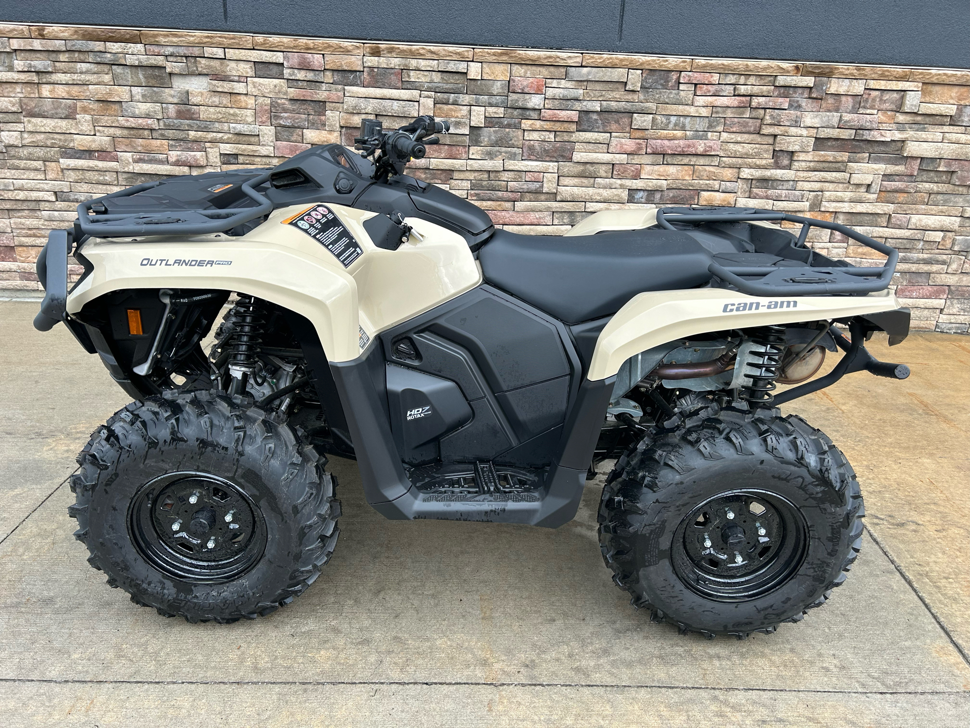 2024 Can-Am Outlander PRO HD7 in Columbia, Missouri - Photo 1