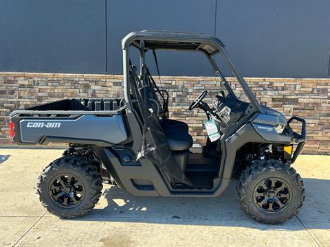 2025 Can-Am Defender XT HD9 in Columbia, Missouri - Photo 12