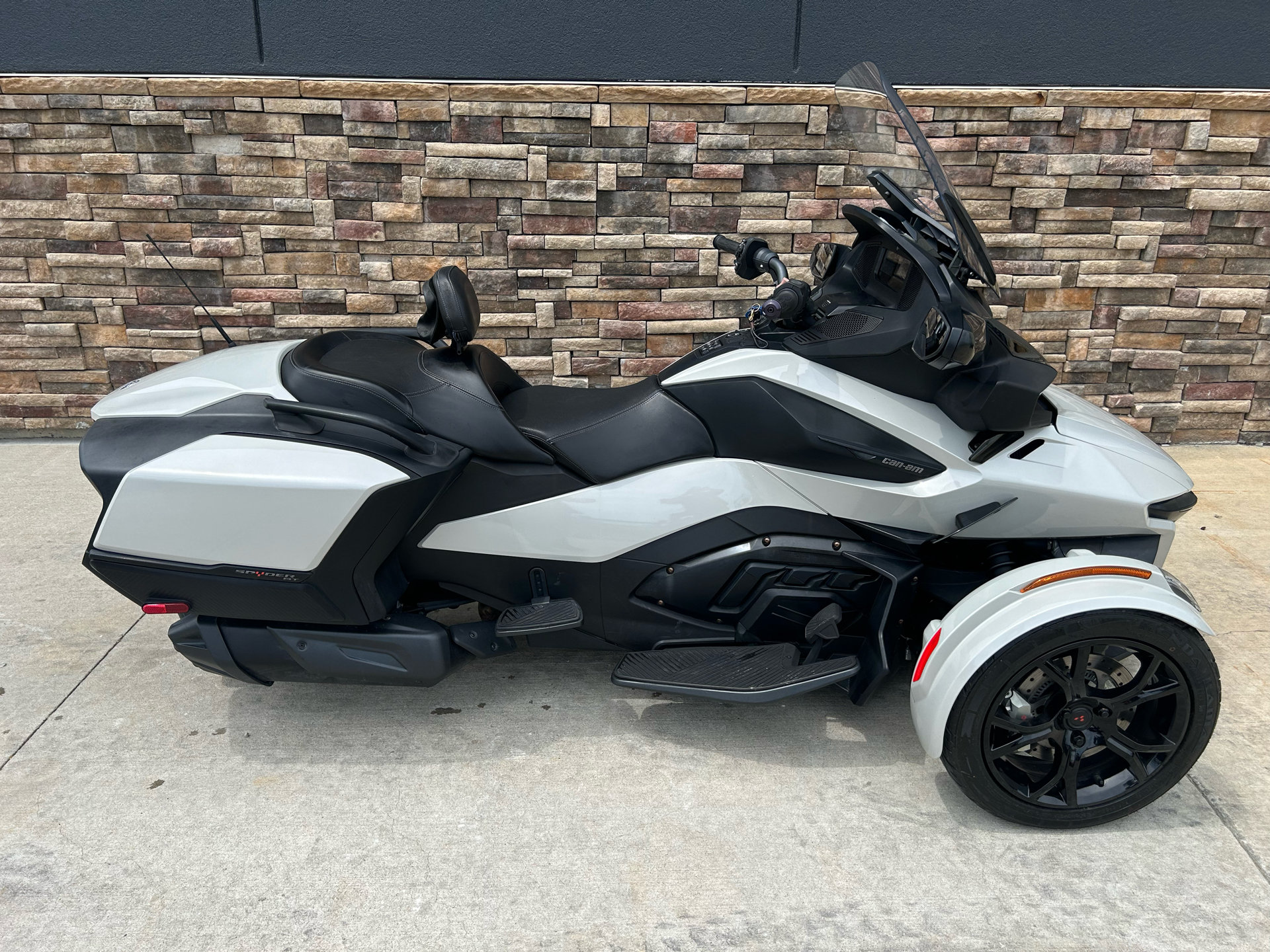 2021 Can-Am Spyder RT in Columbia, Missouri - Photo 13