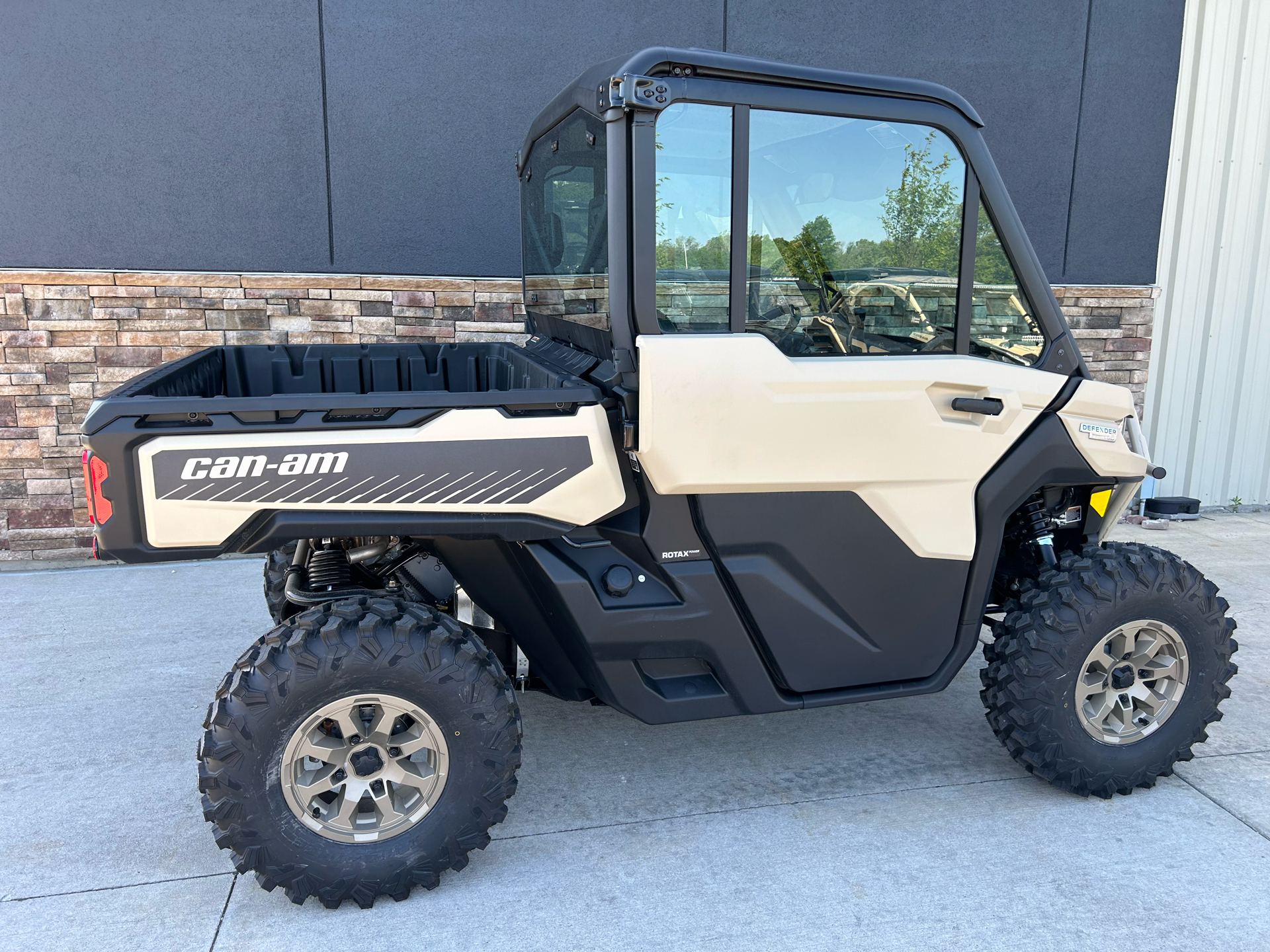 2024 Can-Am Defender Limited HD10 in Columbia, Missouri - Photo 14