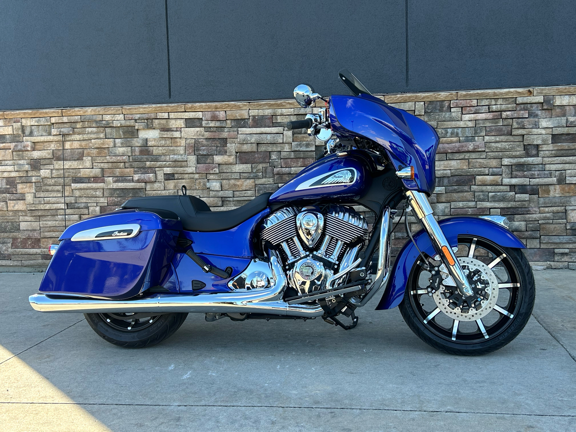 2024 Indian Motorcycle Chieftain® Limited with PowerBand Audio Package in Columbia, Missouri - Photo 1