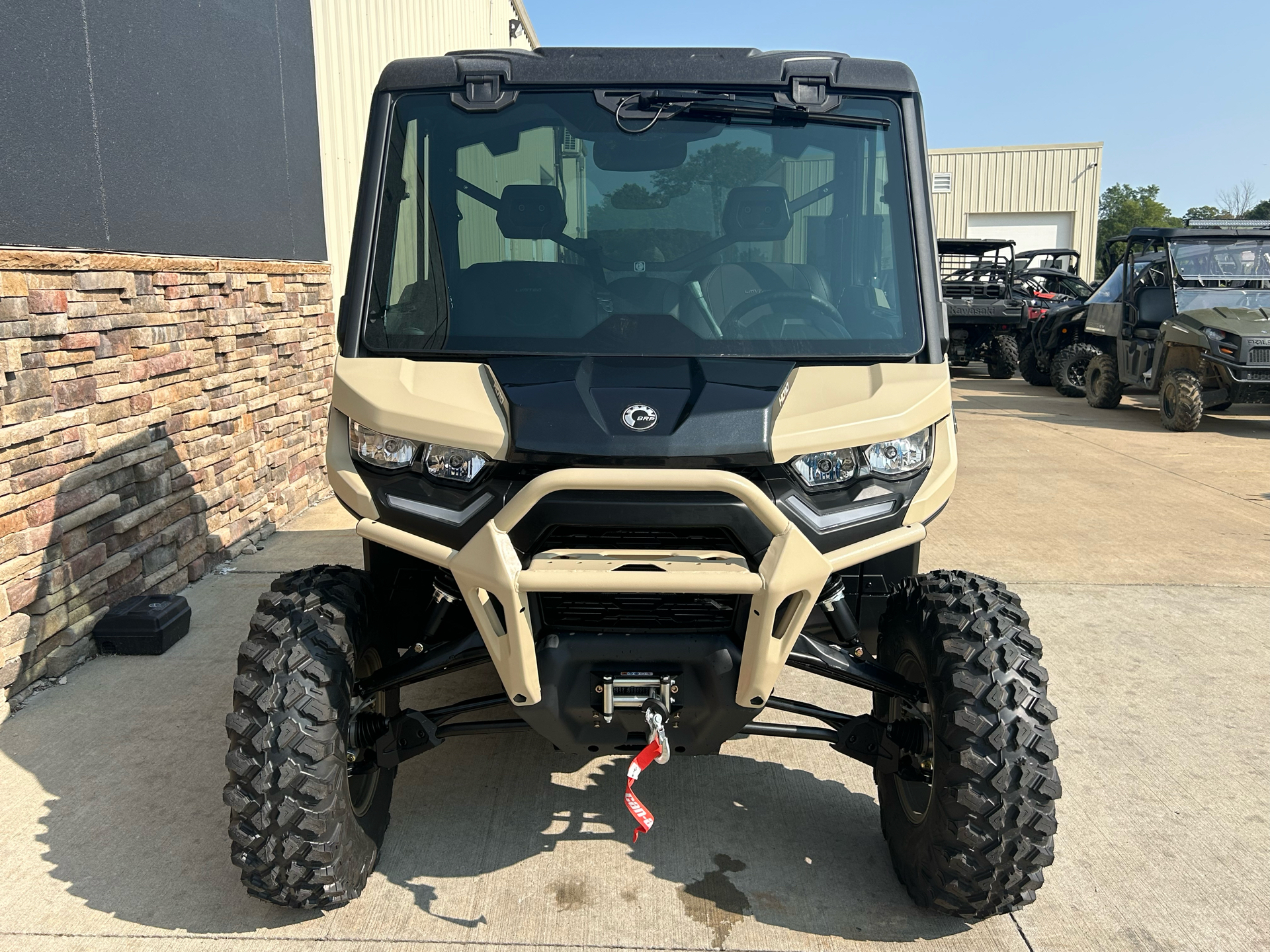 2025 Can-Am Defender Limited in Columbia, Missouri - Photo 2