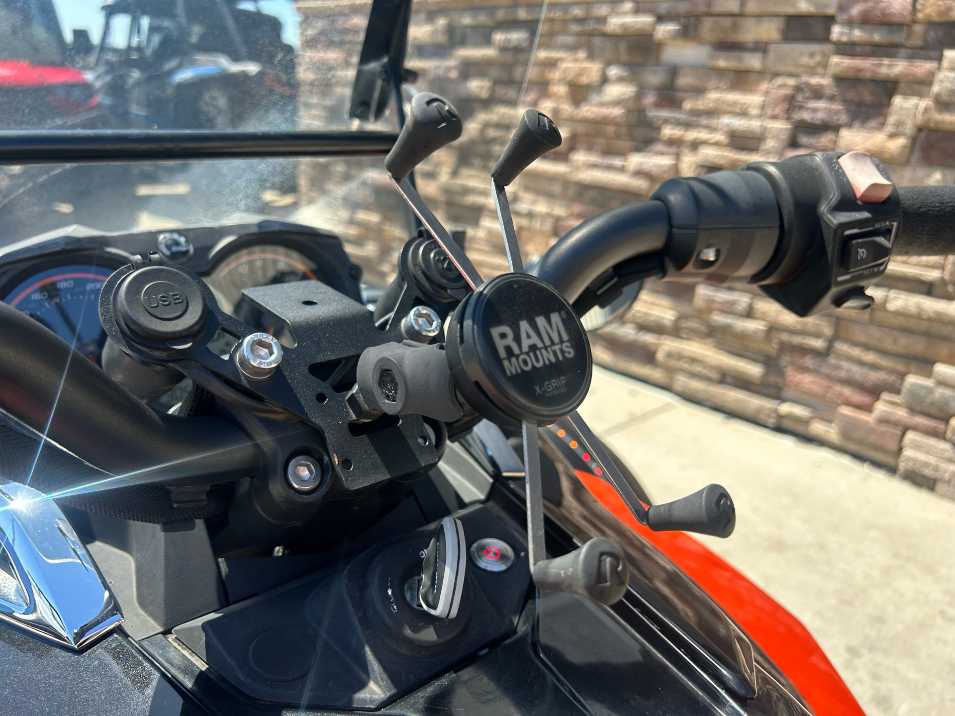 2015 Can-Am Spyder® F3-S SM6 in Columbia, Missouri - Photo 8