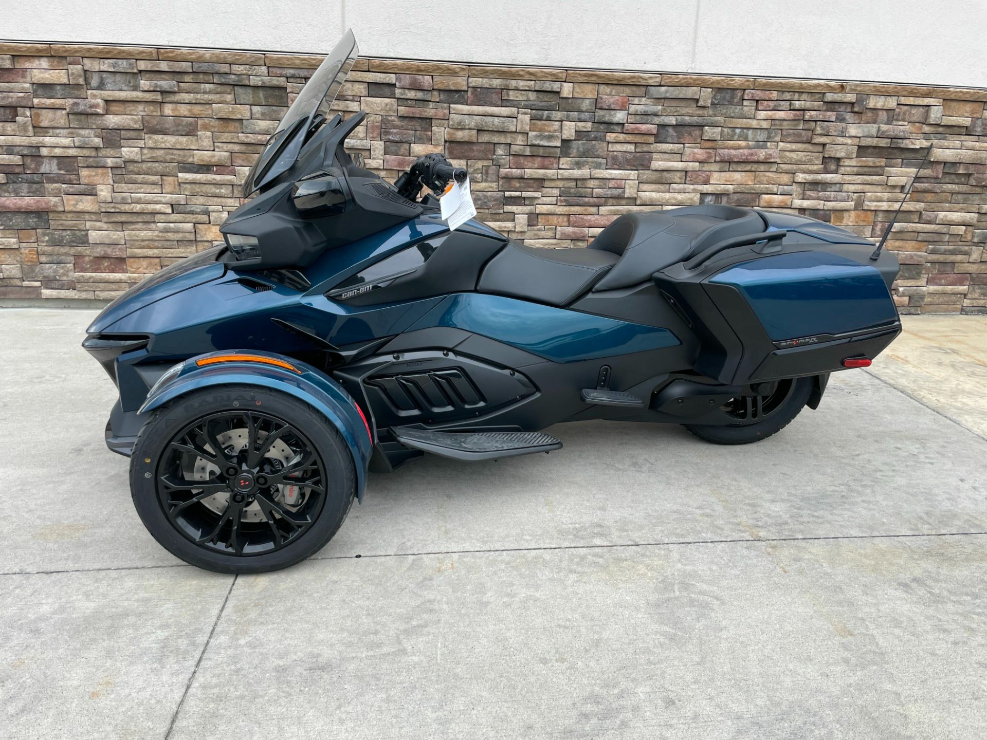 2023 Can-Am Spyder RT in Columbia, Missouri - Photo 9