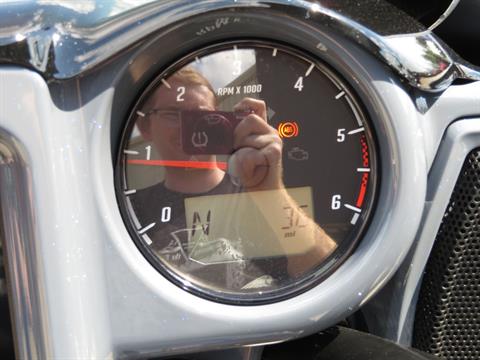 2024 Indian Motorcycle Chieftain® Dark Horse® Icon with PowerBand Audio Package in Columbia, Missouri - Photo 13