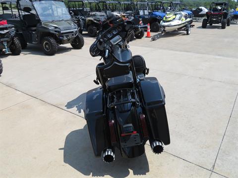 2017 Harley-Davidson CVO™ Street Glide® in Columbia, Missouri - Photo 6