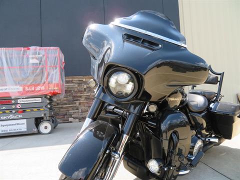 2017 Harley-Davidson CVO™ Street Glide® in Columbia, Missouri - Photo 21