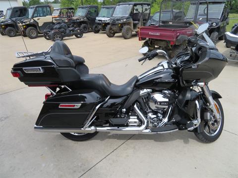 2016 Harley-Davidson Road Glide® Ultra in Columbia, Missouri - Photo 8