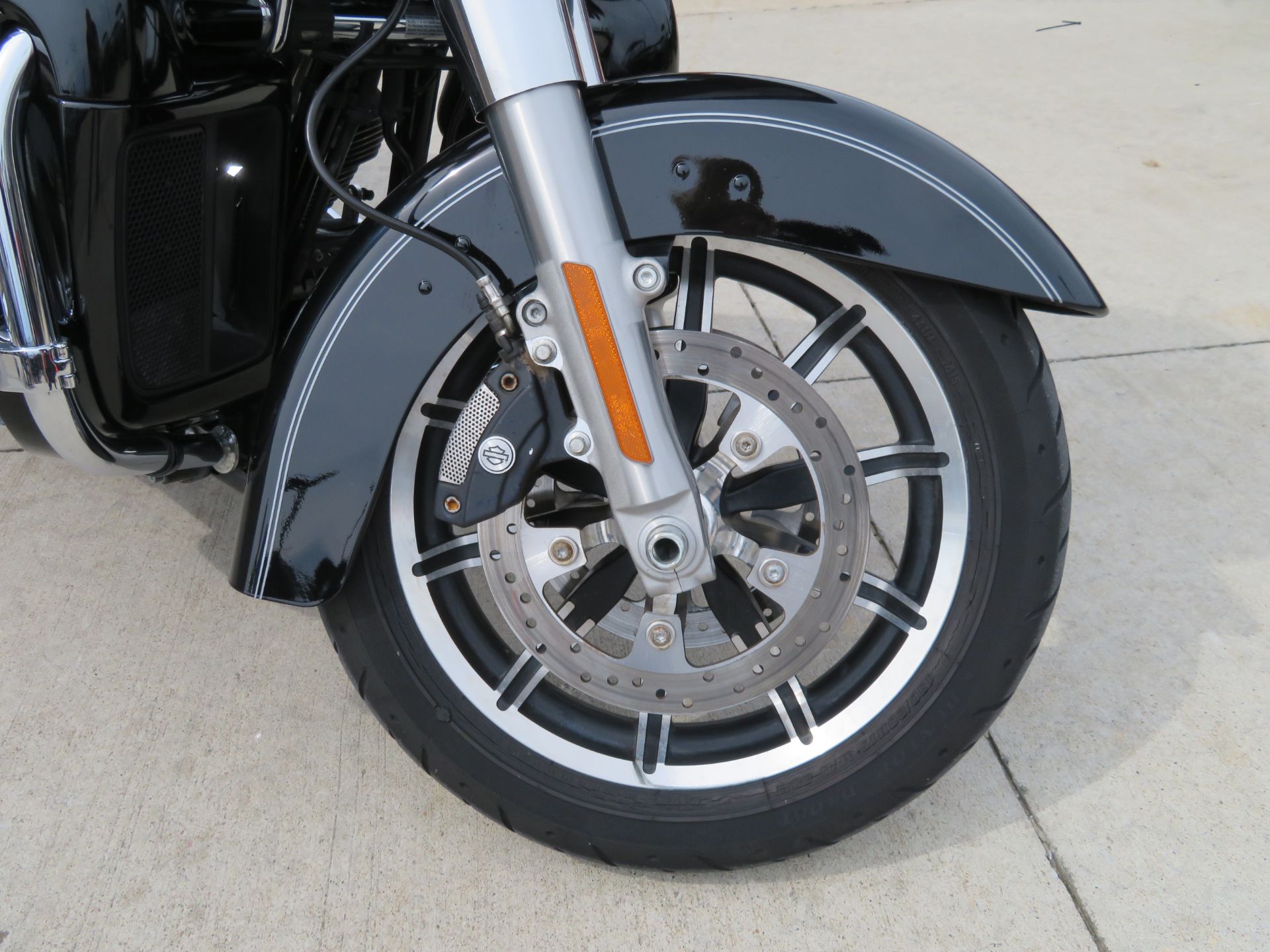 2016 Harley-Davidson Road Glide® Ultra in Columbia, Missouri - Photo 10