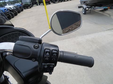 2016 Harley-Davidson Road Glide® Ultra in Columbia, Missouri - Photo 17