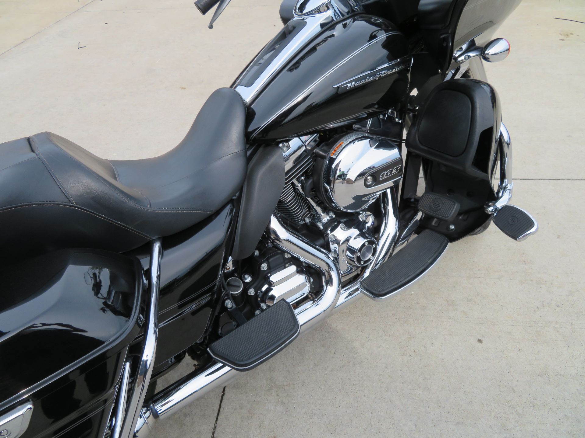 2016 Harley-Davidson Road Glide® Ultra in Columbia, Missouri - Photo 20