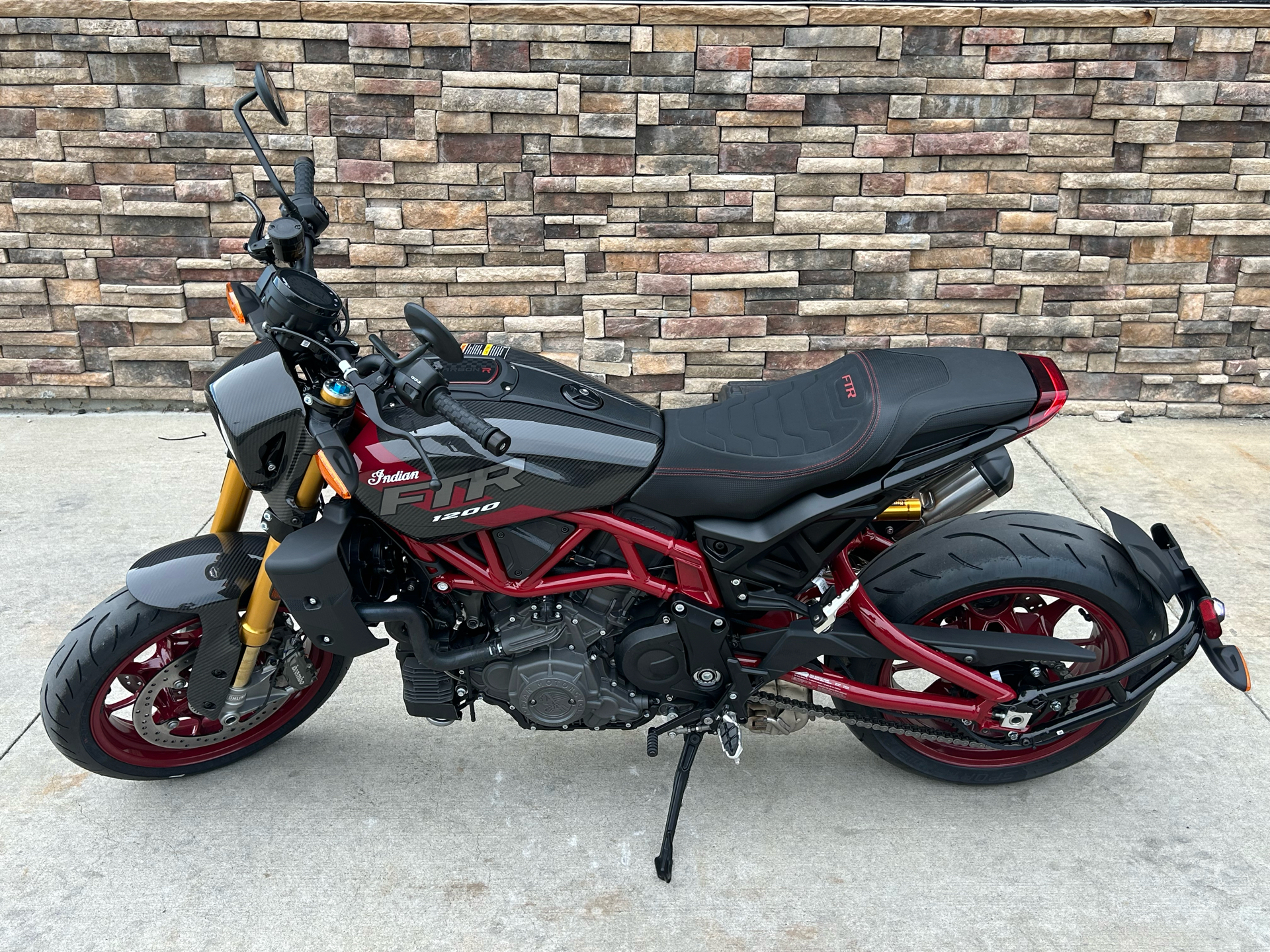 2024 Indian Motorcycle FTR R Carbon in Columbia, Missouri - Photo 10