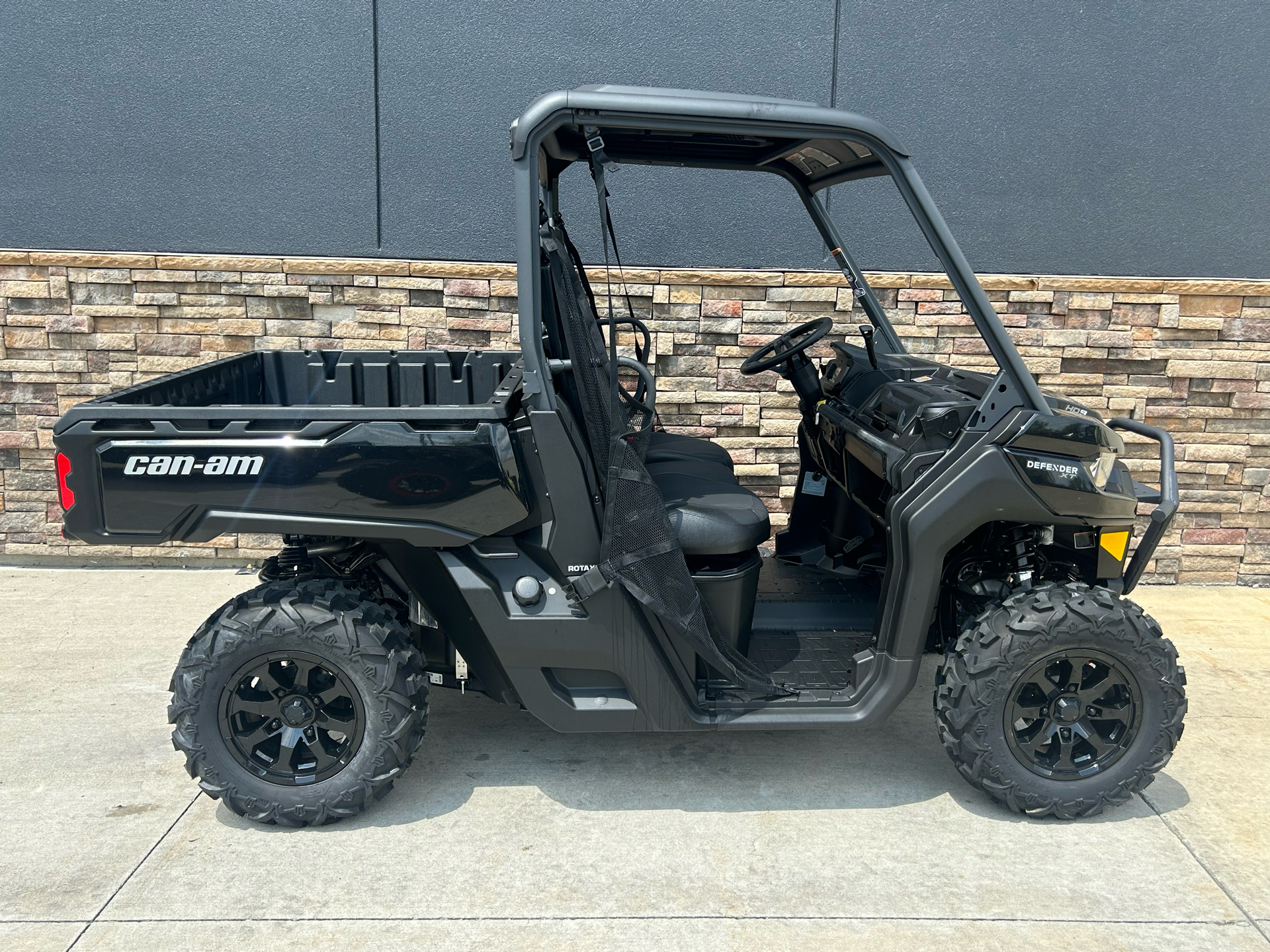 2024 Can-Am Defender XT HD9 in Columbia, Missouri - Photo 11