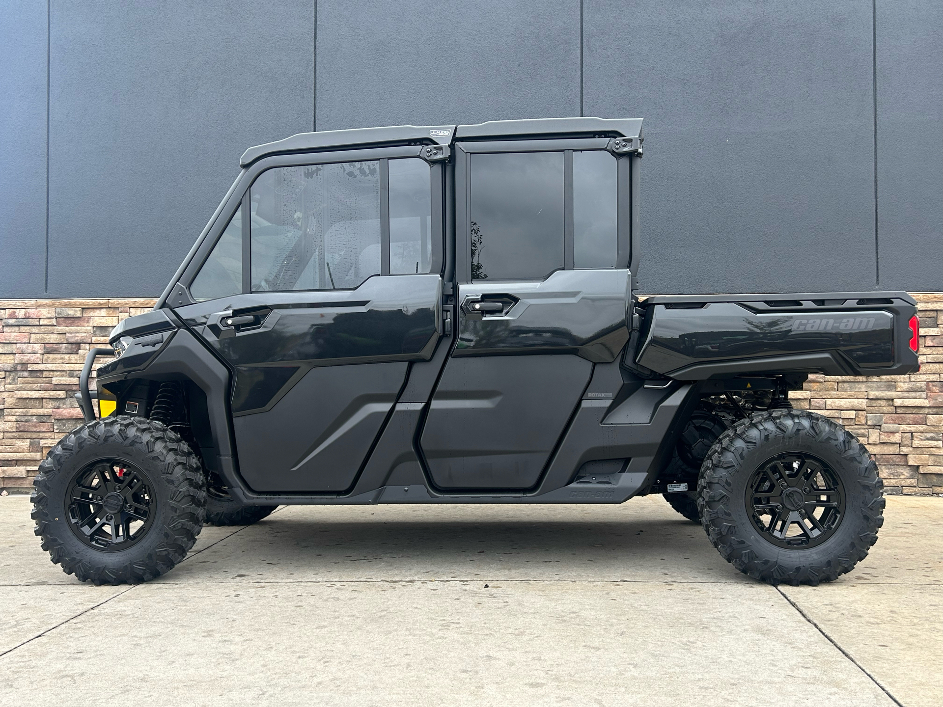 2025 Can-Am Defender MAX Lone Star CAB in Columbia, Missouri - Photo 1