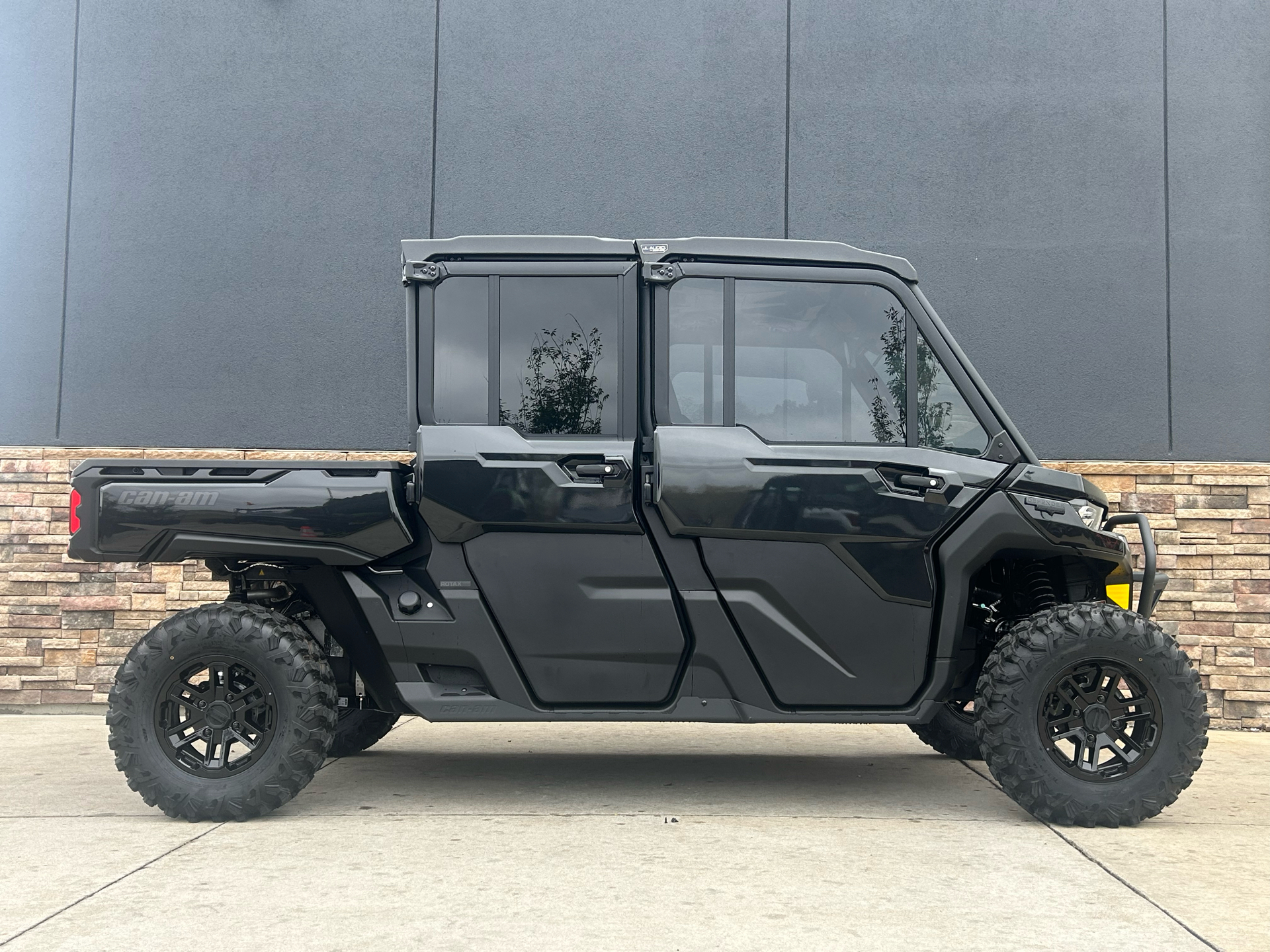 2025 Can-Am Defender MAX Lone Star CAB in Columbia, Missouri - Photo 14