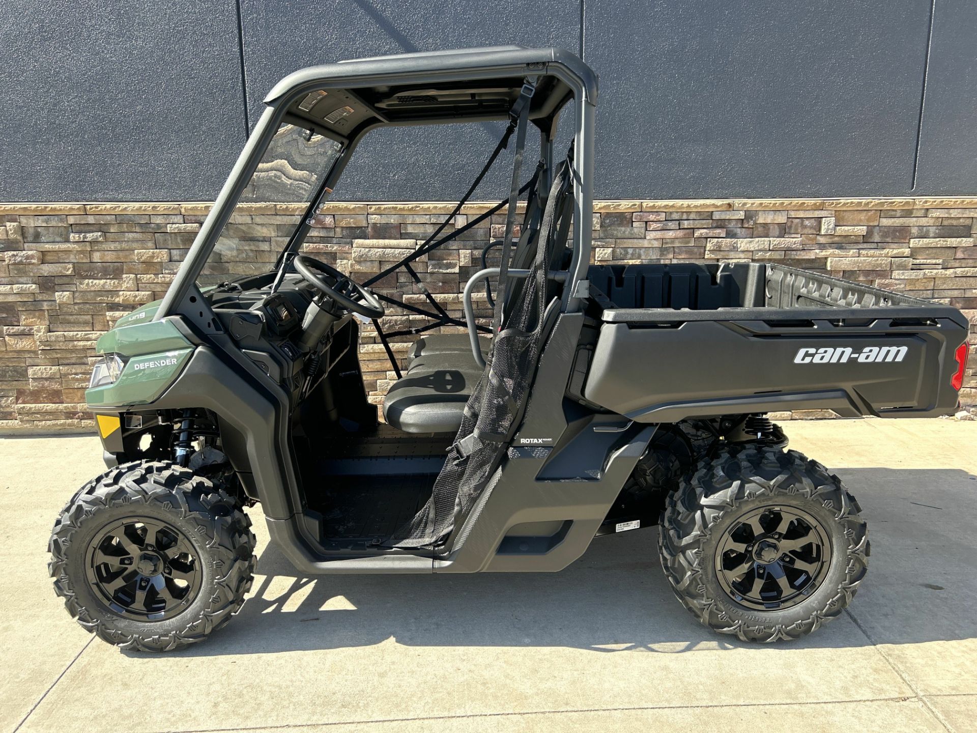 2024 Can-Am Defender DPS HD9 in Columbia, Missouri - Photo 1