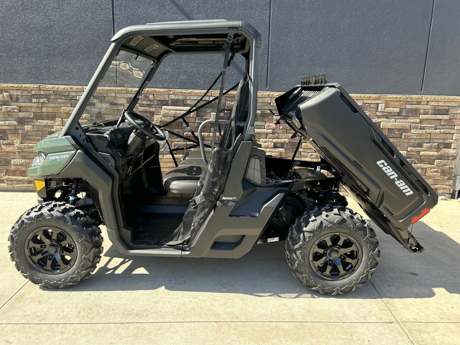 2024 Can-Am Defender DPS HD9 in Columbia, Missouri - Photo 6