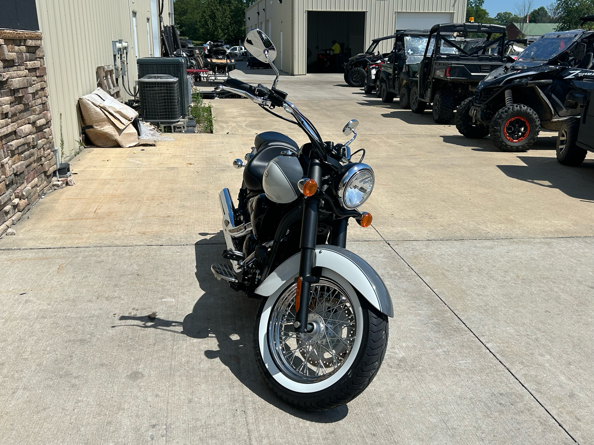 2024 Kawasaki Vulcan 900 Classic in Columbia, Missouri - Photo 2