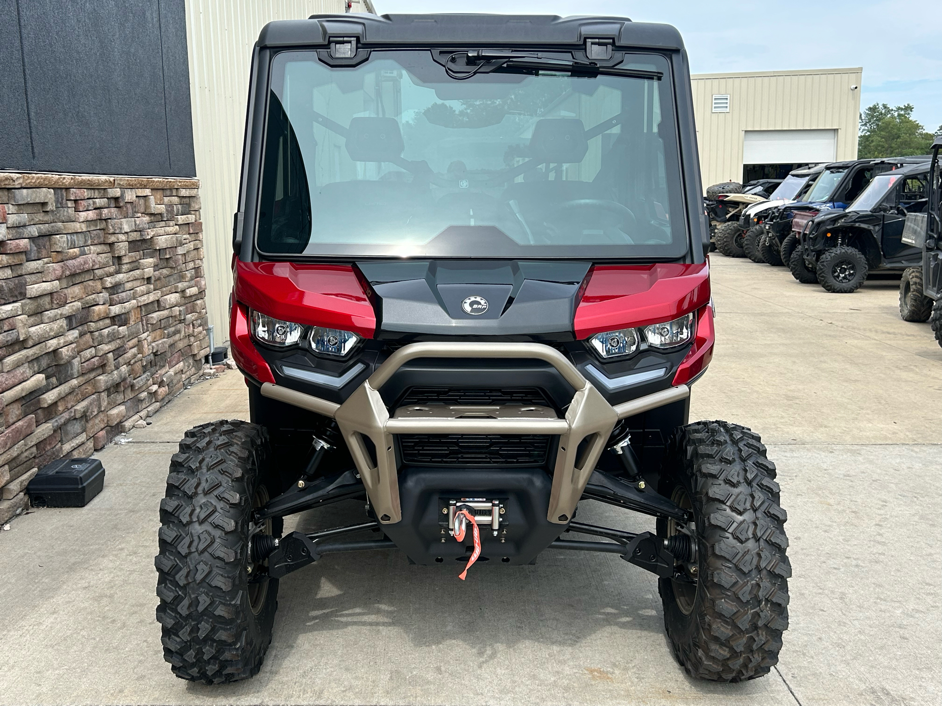 2025 Can-Am Defender Limited in Columbia, Missouri - Photo 2