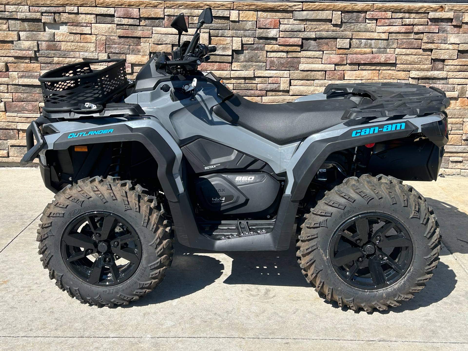 2024 Can-Am Outlander DPS 850 in Columbia, Missouri - Photo 1