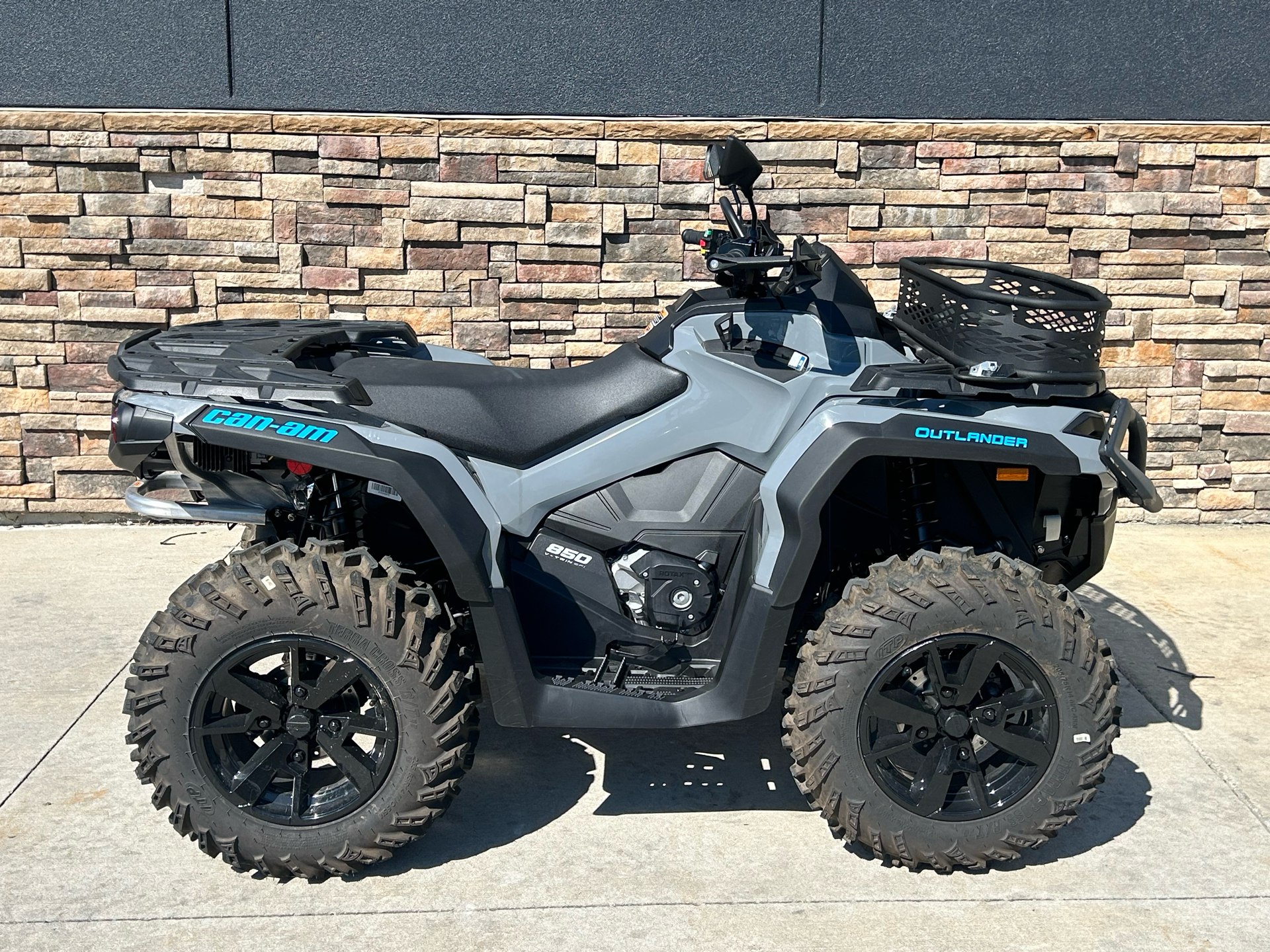 2024 Can-Am Outlander DPS 850 in Columbia, Missouri - Photo 9