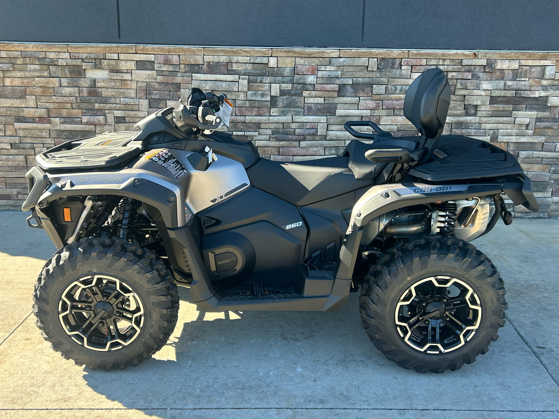 2025 Can-Am Outlander MAX XT 850 in Columbia, Missouri - Photo 1