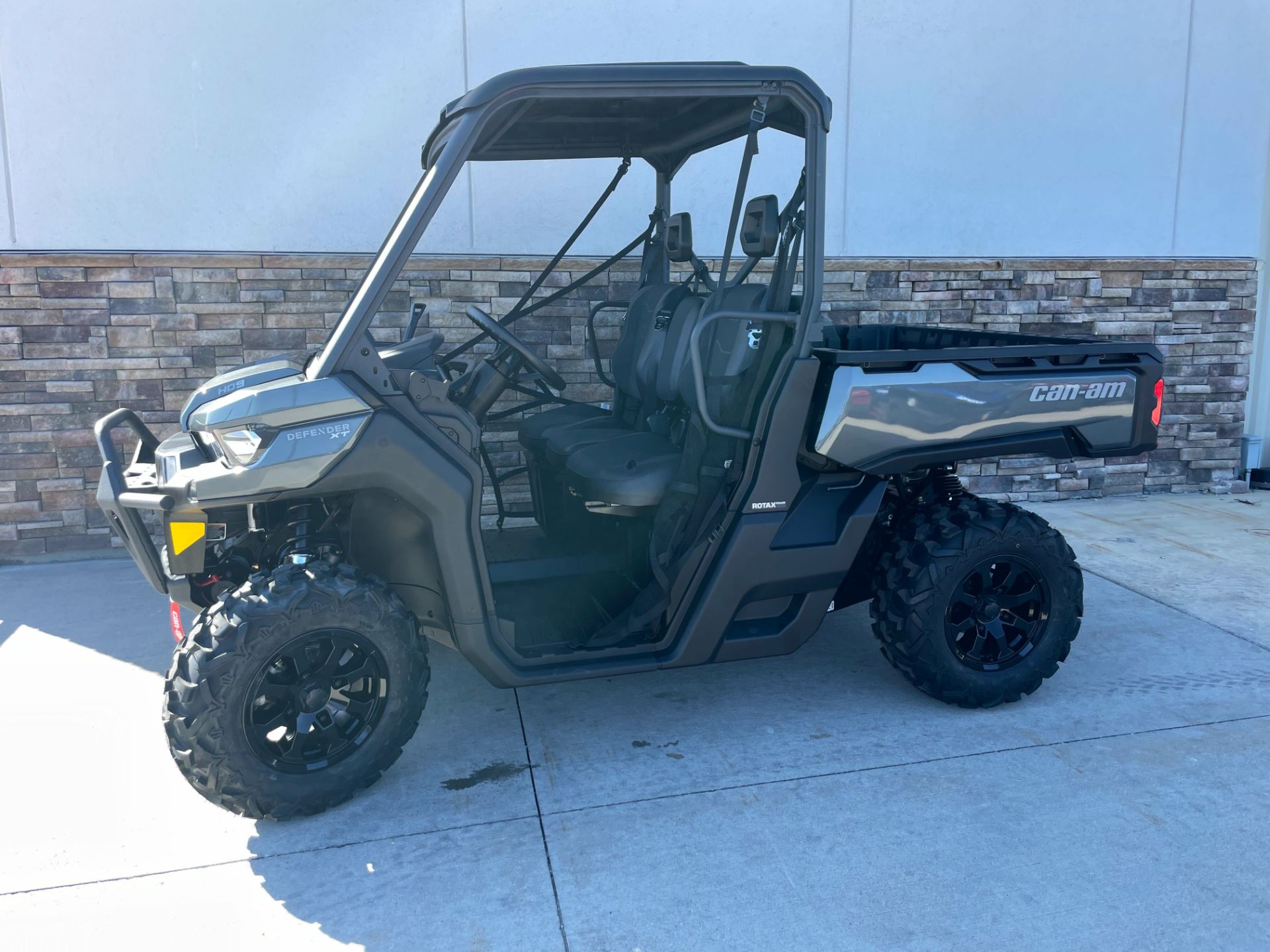 2024 Can-Am Defender XT HD9 in Columbia, Missouri - Photo 1