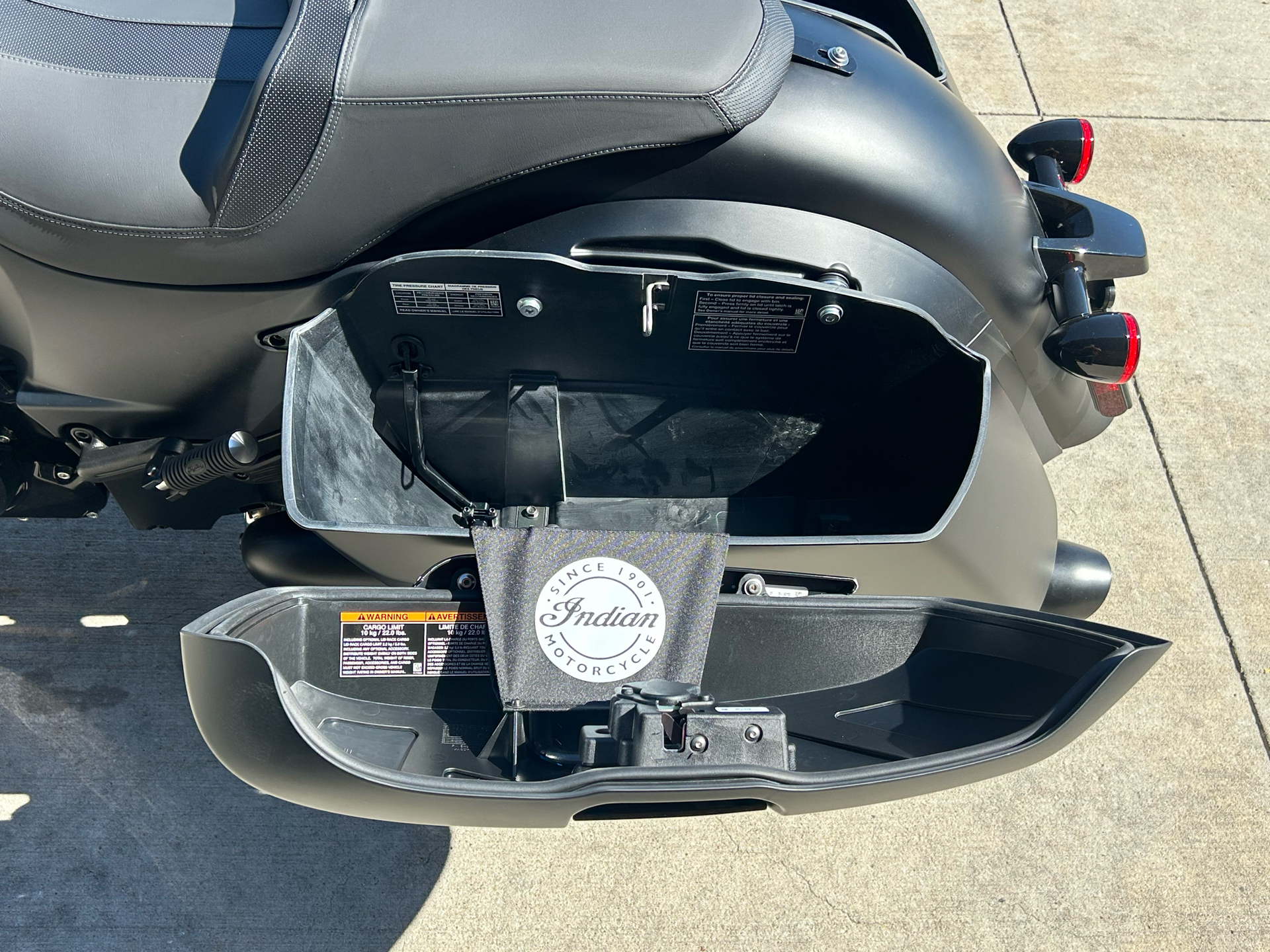 2024 Indian Motorcycle Springfield® Dark Horse® in Columbia, Missouri - Photo 6