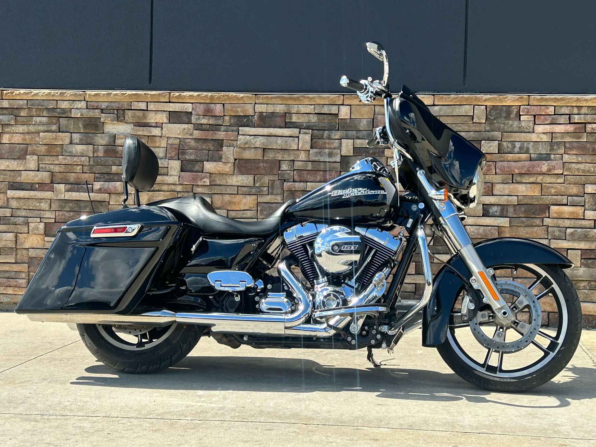 2016 Harley-Davidson Street Glide® in Columbia, Missouri - Photo 1