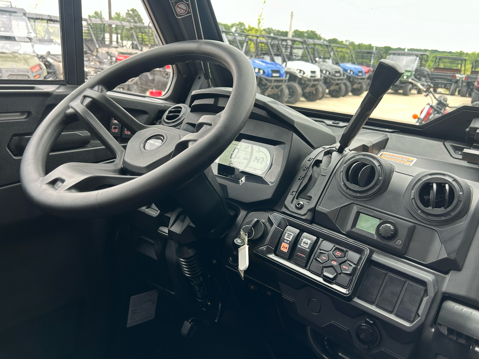 2024 Can-Am Defender MAX Limited in Columbia, Missouri - Photo 10