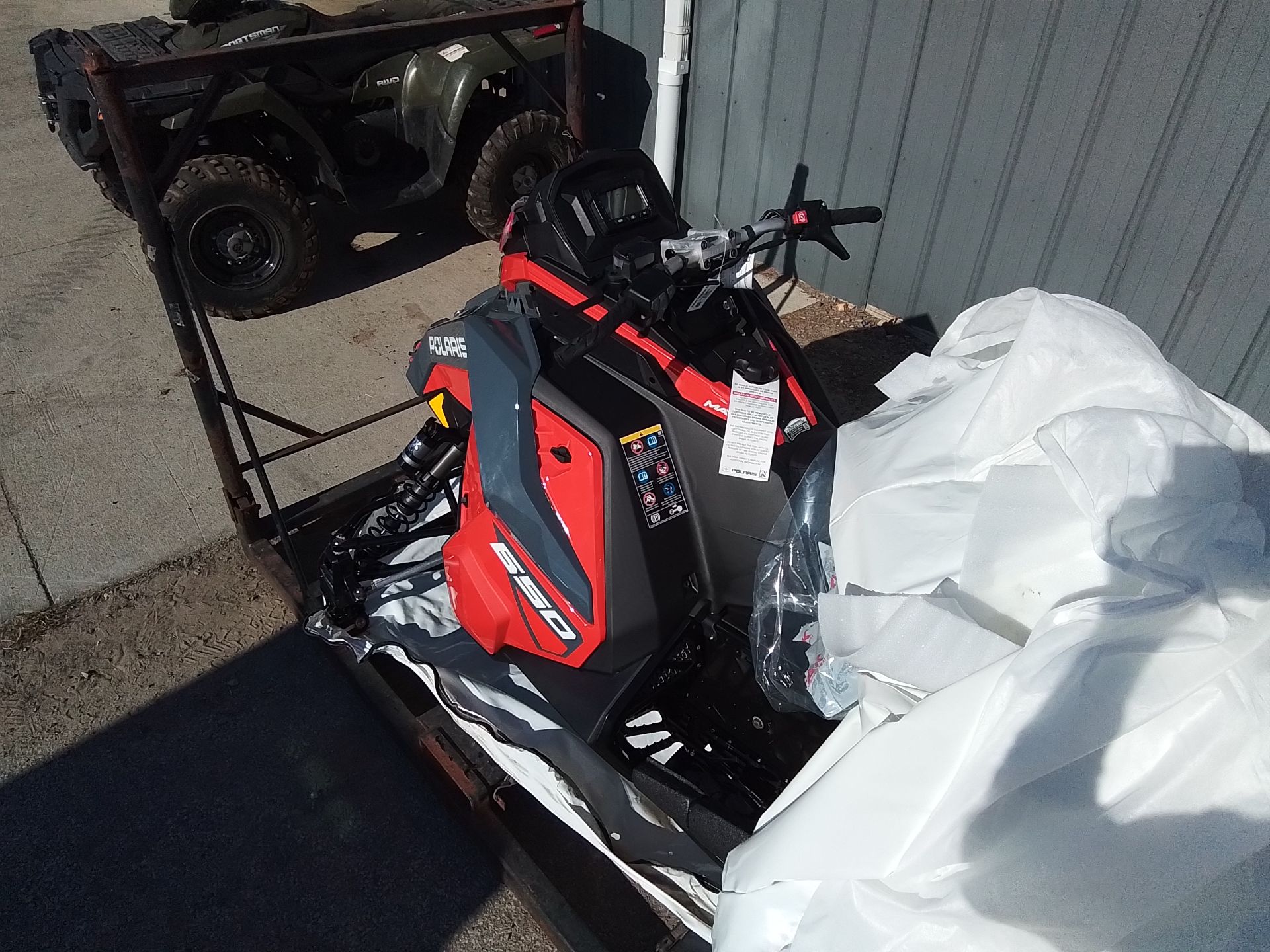 2024 Polaris 650 Indy XC 137 ES in Tecumseh, Michigan - Photo 2