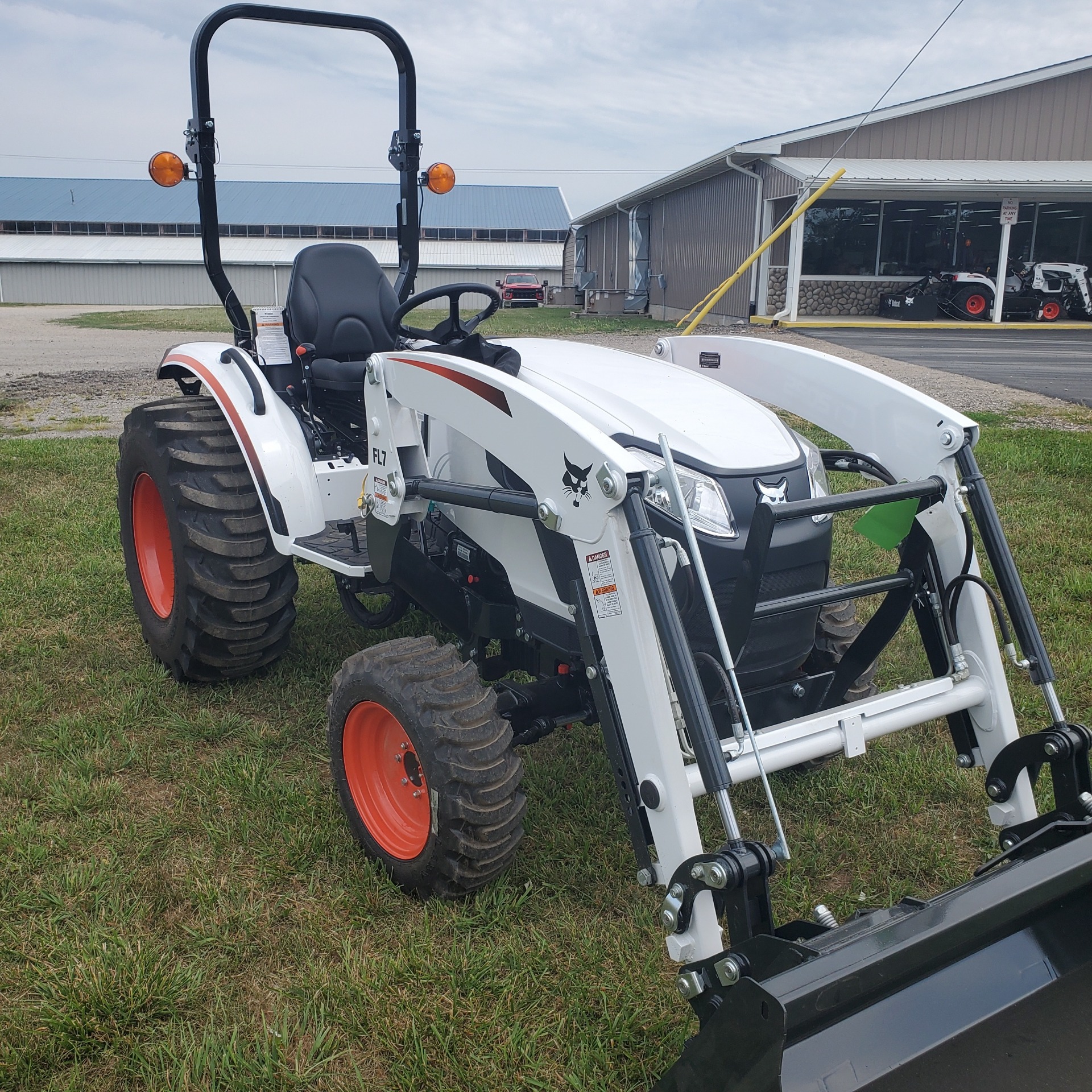 2024 Bobcat CT2035 HST in Tecumseh, Michigan - Photo 1