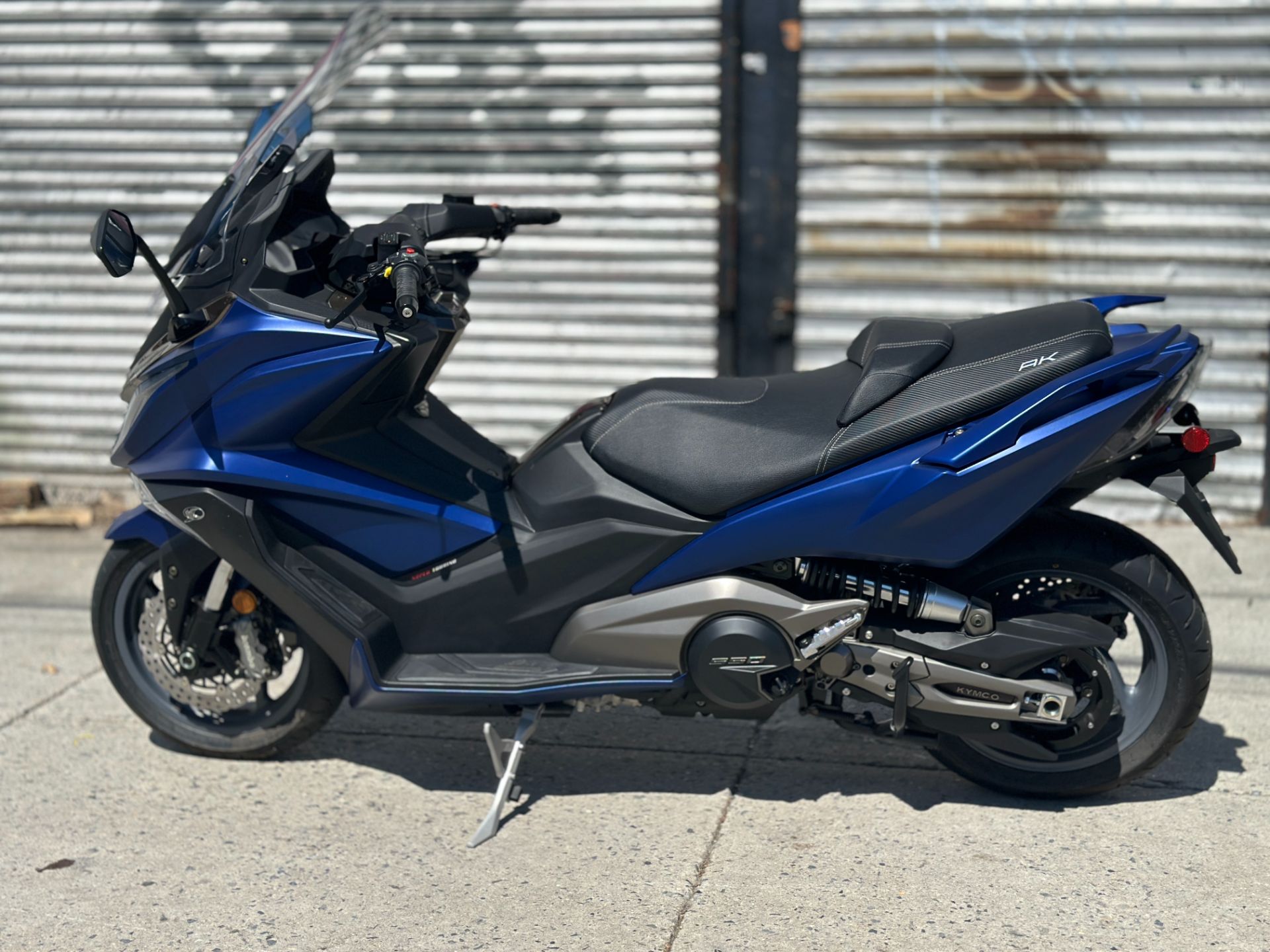2023 Kymco AK 550i ABS in Queens Village, New York - Photo 2