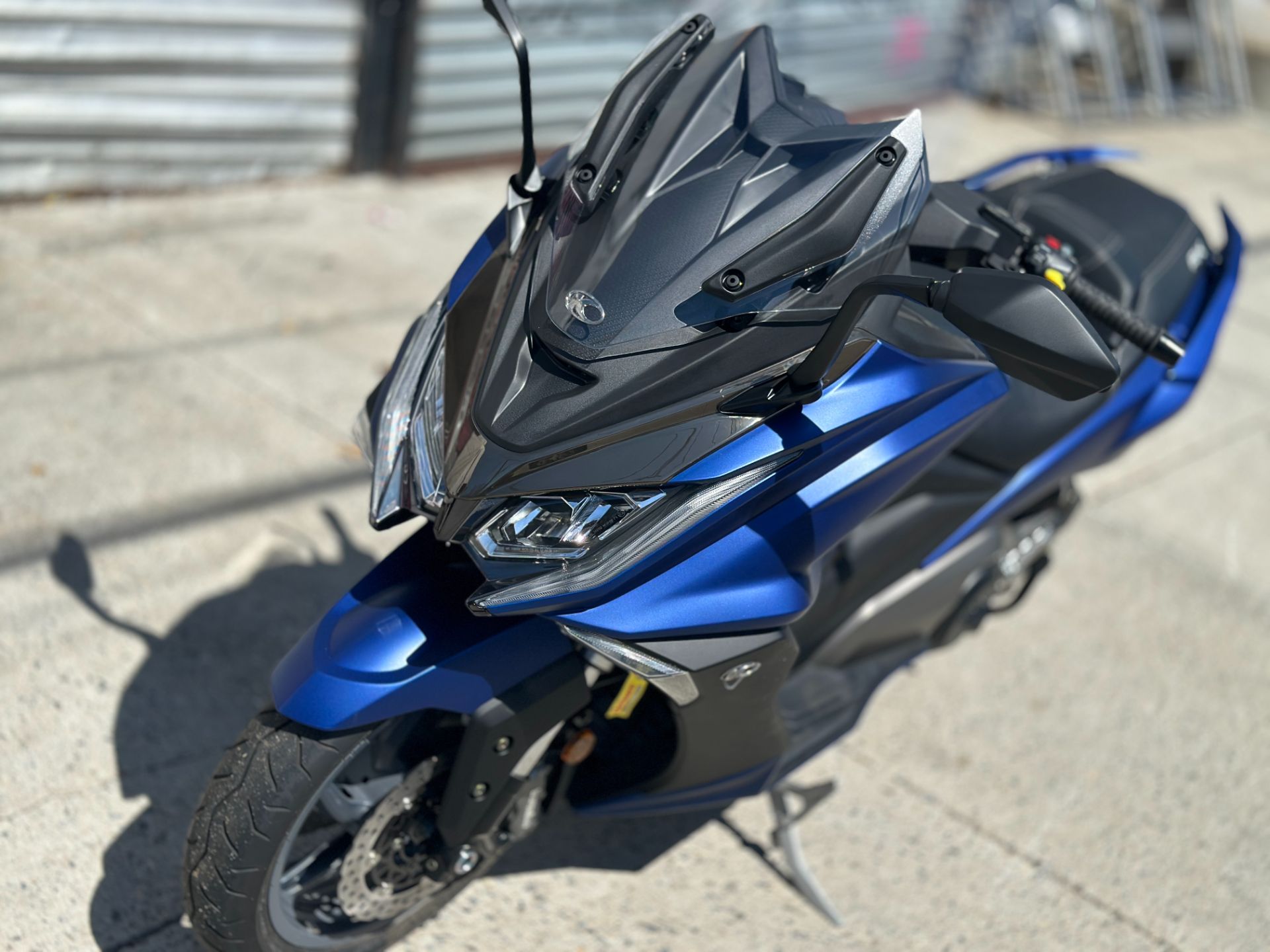 2023 Kymco AK 550i ABS in Queens Village, New York - Photo 3
