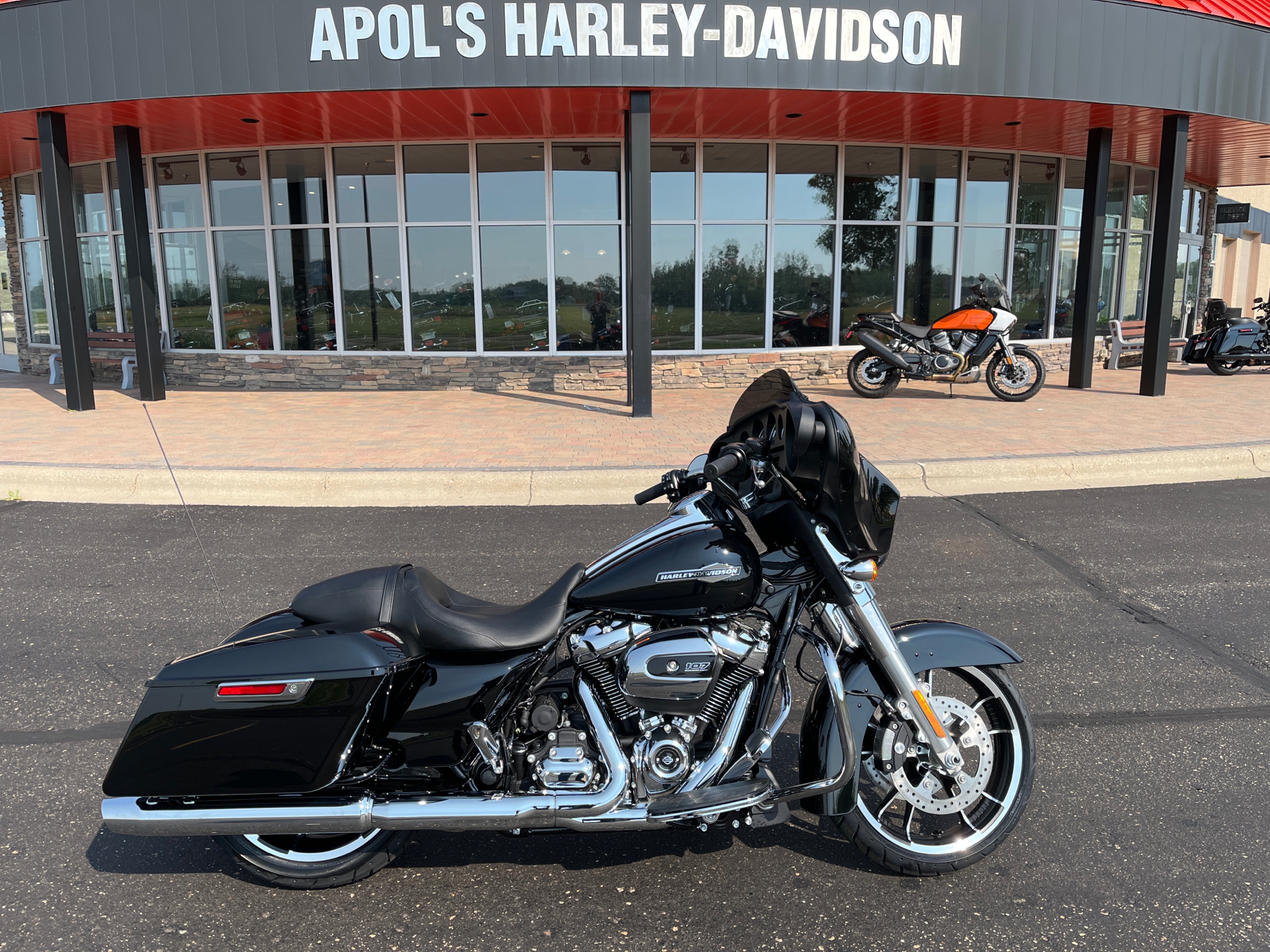 2022 Harley-Davidson Street Glide® in Alexandria, Minnesota - Photo 1