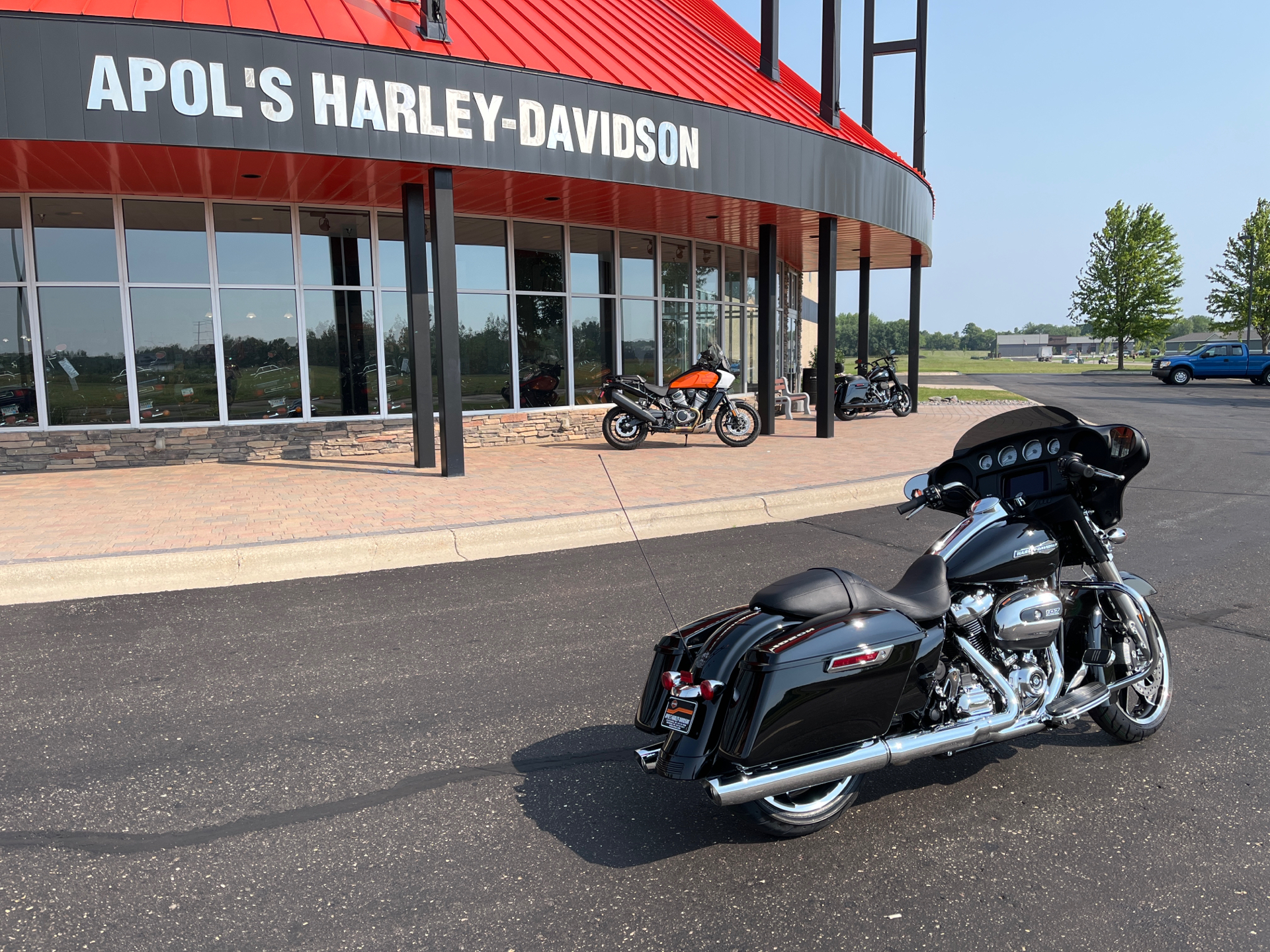 2022 Harley-Davidson Street Glide® in Alexandria, Minnesota - Photo 3
