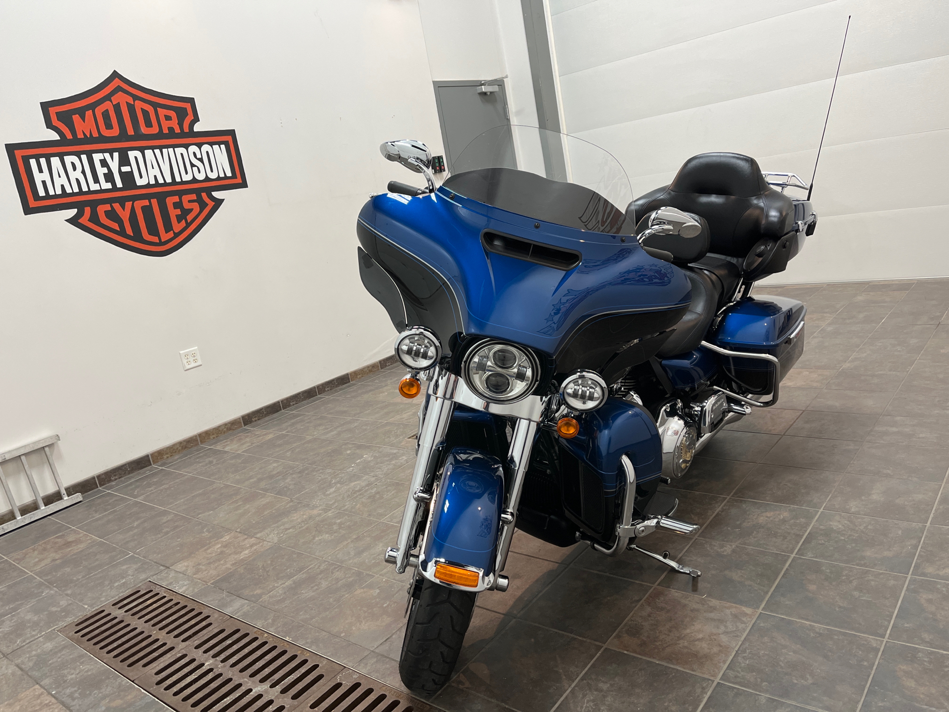 2018 Harley-Davidson 115th Anniversary Ultra Limited in Alexandria, Minnesota - Photo 7