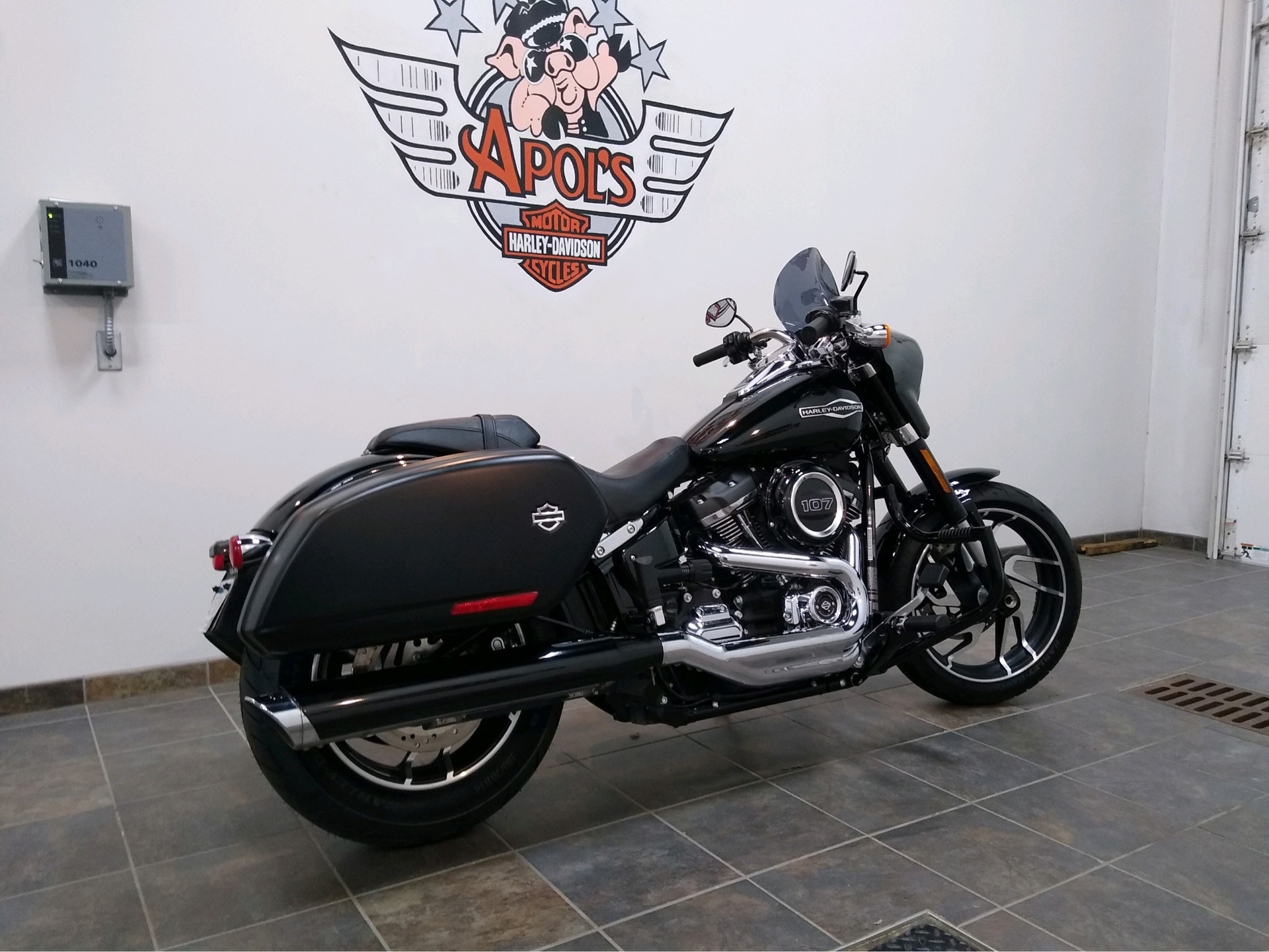 2018 Harley-Davidson Sport Glide® in Alexandria, Minnesota - Photo 3