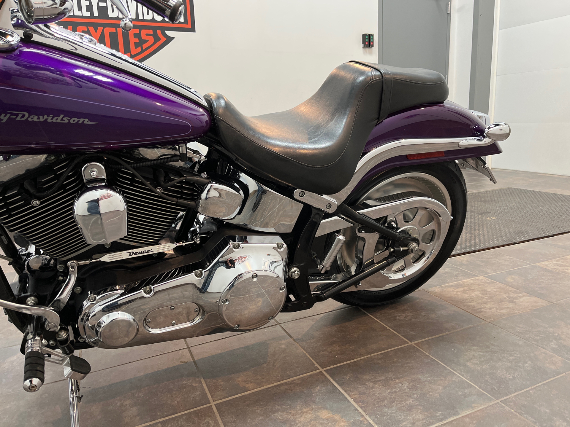 2001 Harley-Davidson FXSTD/FXSTDI Softail® Deuce™ in Alexandria, Minnesota - Photo 5