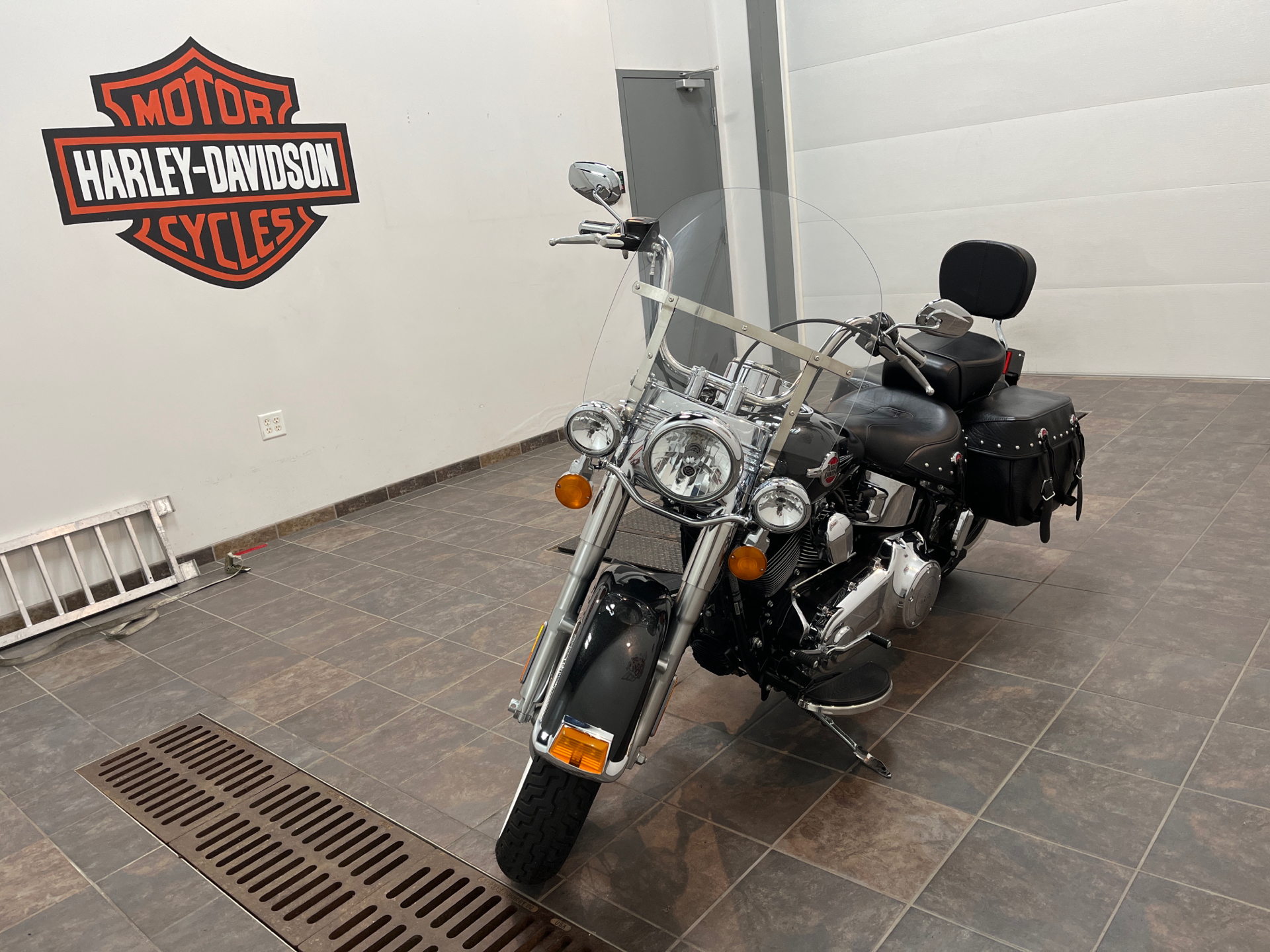 2017 Harley-Davidson Heritage Softail® Classic in Alexandria, Minnesota - Photo 5