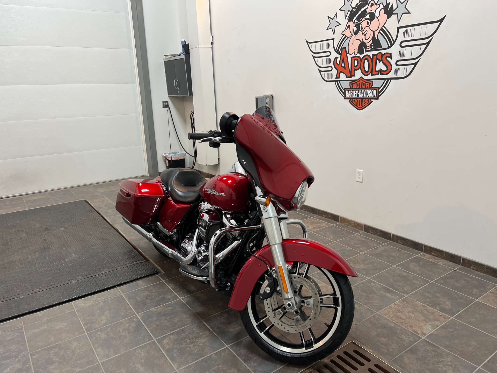 2018 Harley-Davidson Street Glide® in Alexandria, Minnesota - Photo 2