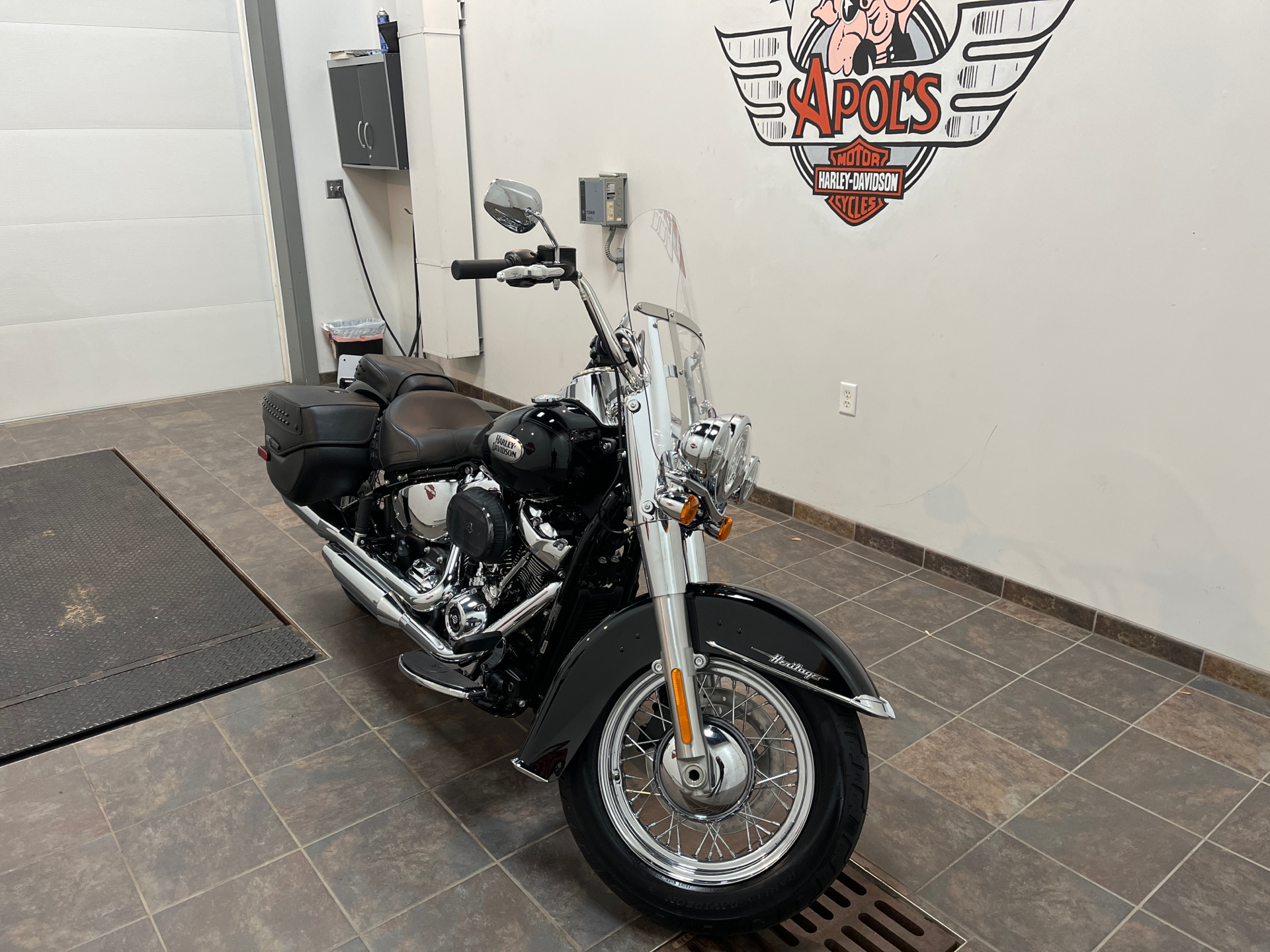 2022 Harley-Davidson Heritage Classic 114 in Alexandria, Minnesota - Photo 2