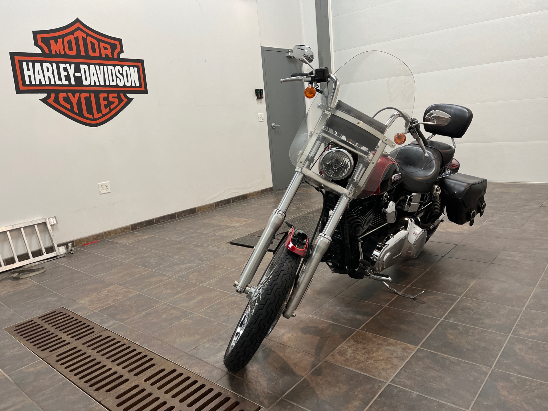 2006 Harley-Davidson Dyna™ Wide Glide® in Alexandria, Minnesota - Photo 6