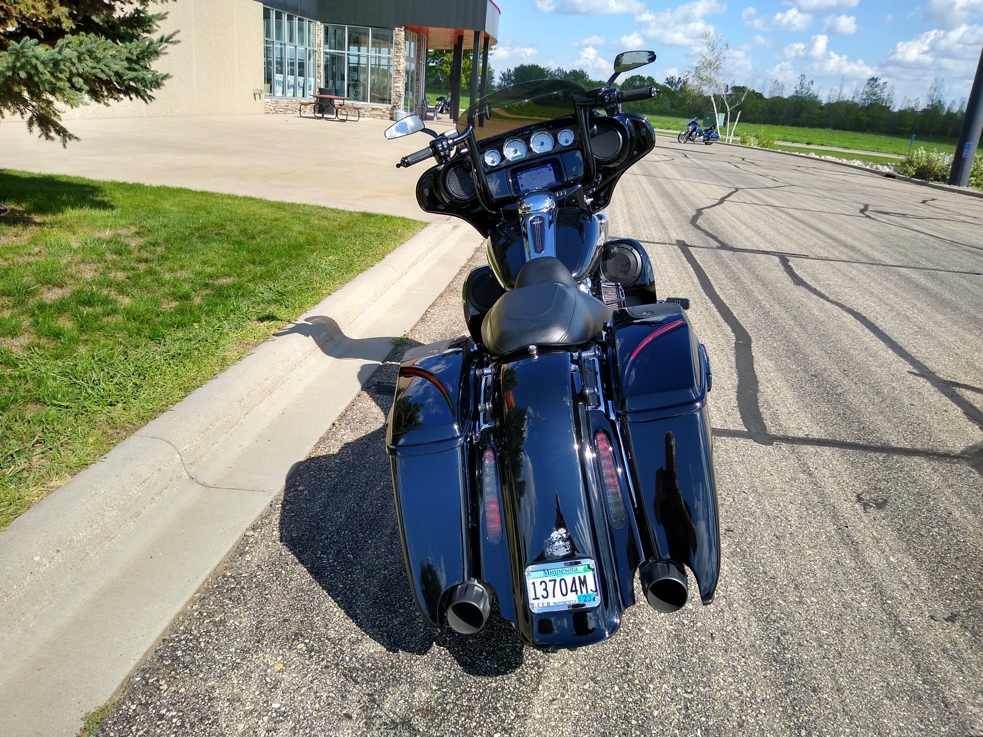 2017 Harley-Davidson Street Glide® Special in Alexandria, Minnesota - Photo 6