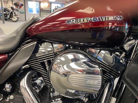 2015 Harley-Davidson Ultra Limited Low in Alexandria, Minnesota - Photo 5