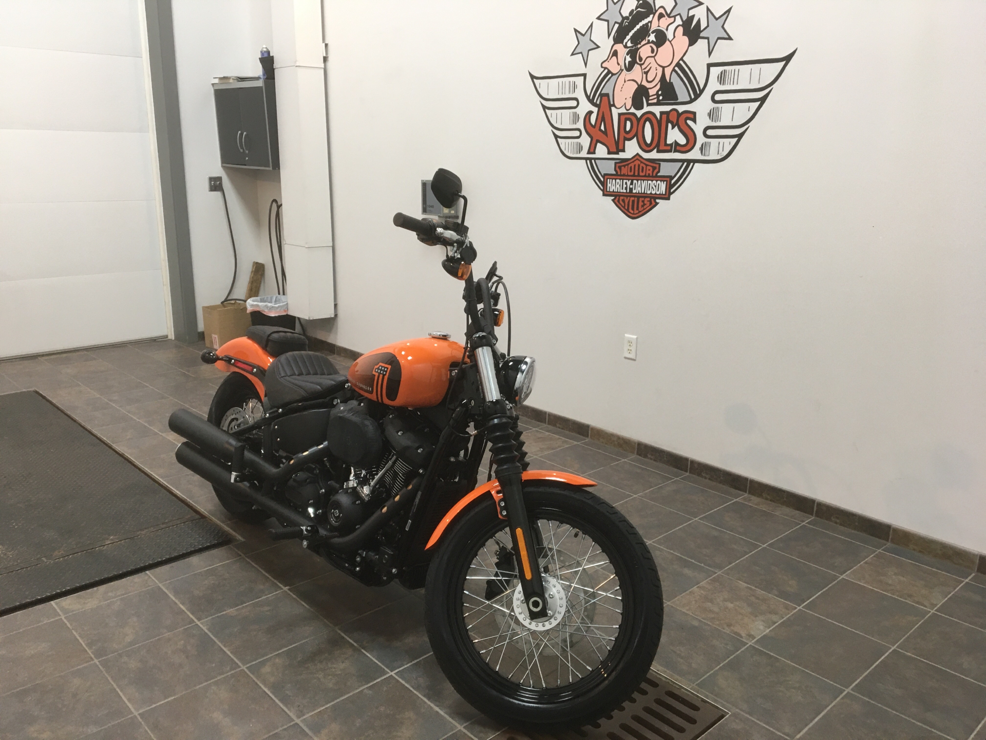 2021 Harley-Davidson Street Bob® 114 in Alexandria, Minnesota - Photo 2