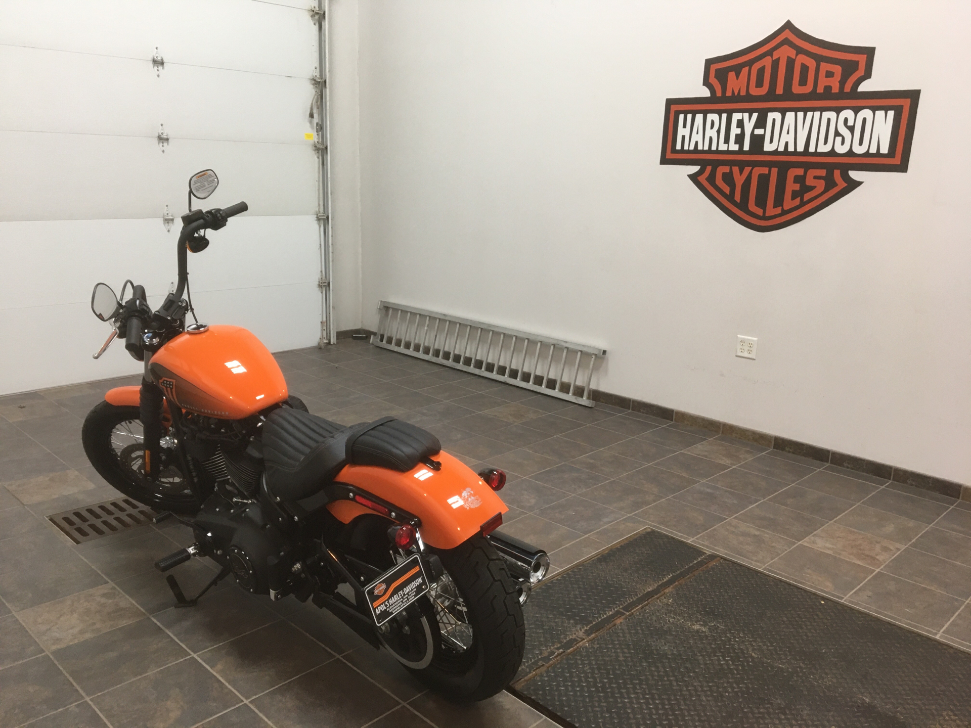 2021 Harley-Davidson Street Bob® 114 in Alexandria, Minnesota - Photo 4