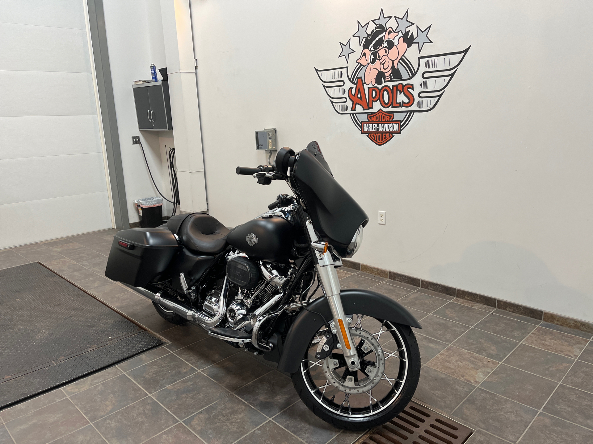 2022 Harley-Davidson Street Glide® Special in Alexandria, Minnesota - Photo 2