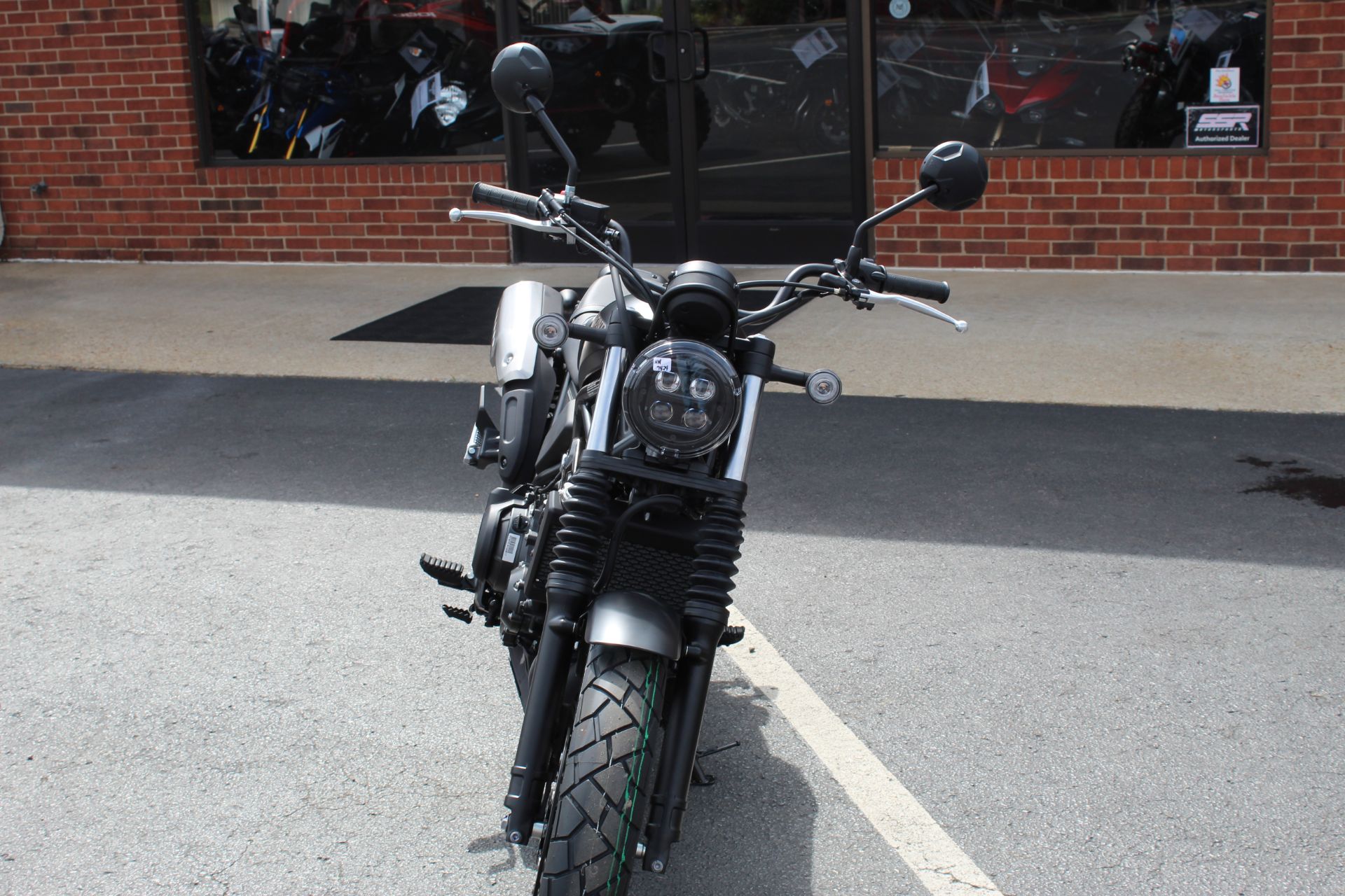 2024 Honda SCL500 in Sanford, North Carolina - Photo 4