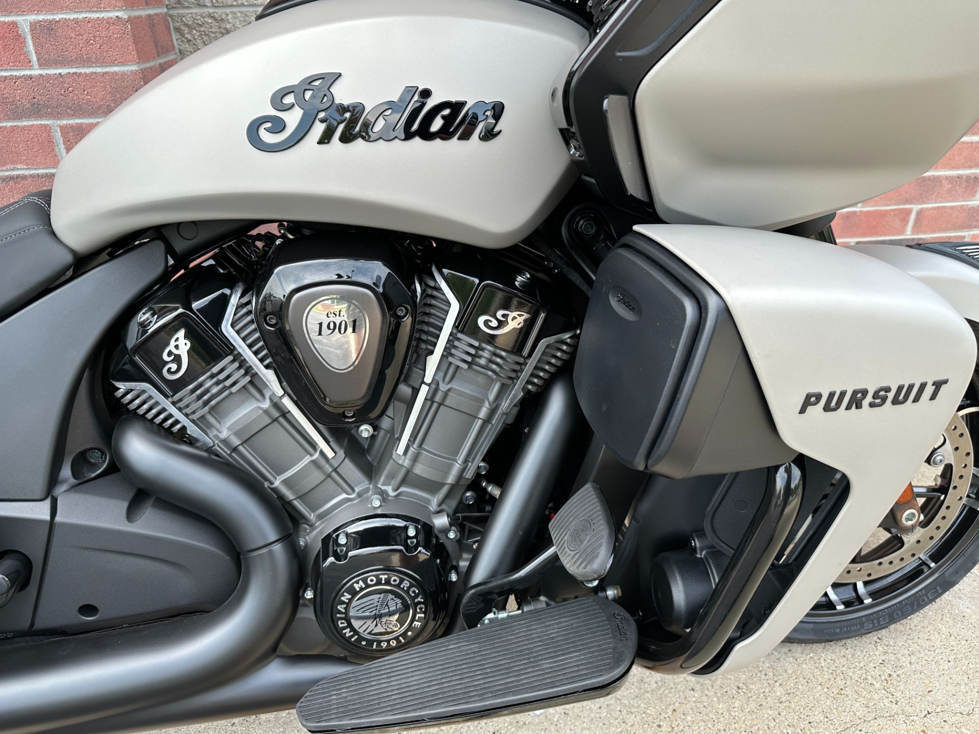 2023 Indian Motorcycle Pursuit® Dark Horse® in Muskego, Wisconsin - Photo 5
